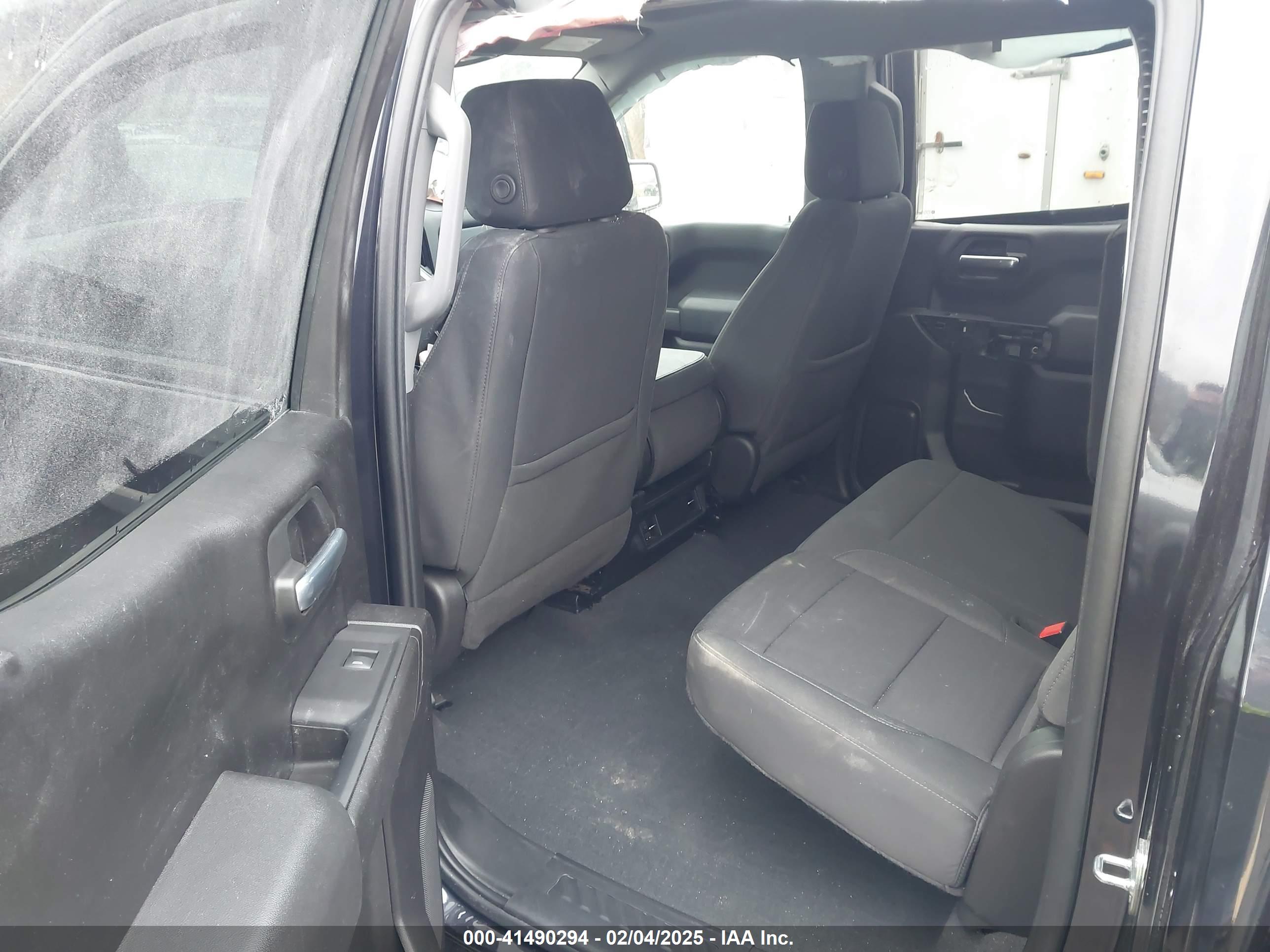 CHEVROLET SILVERADO image 8