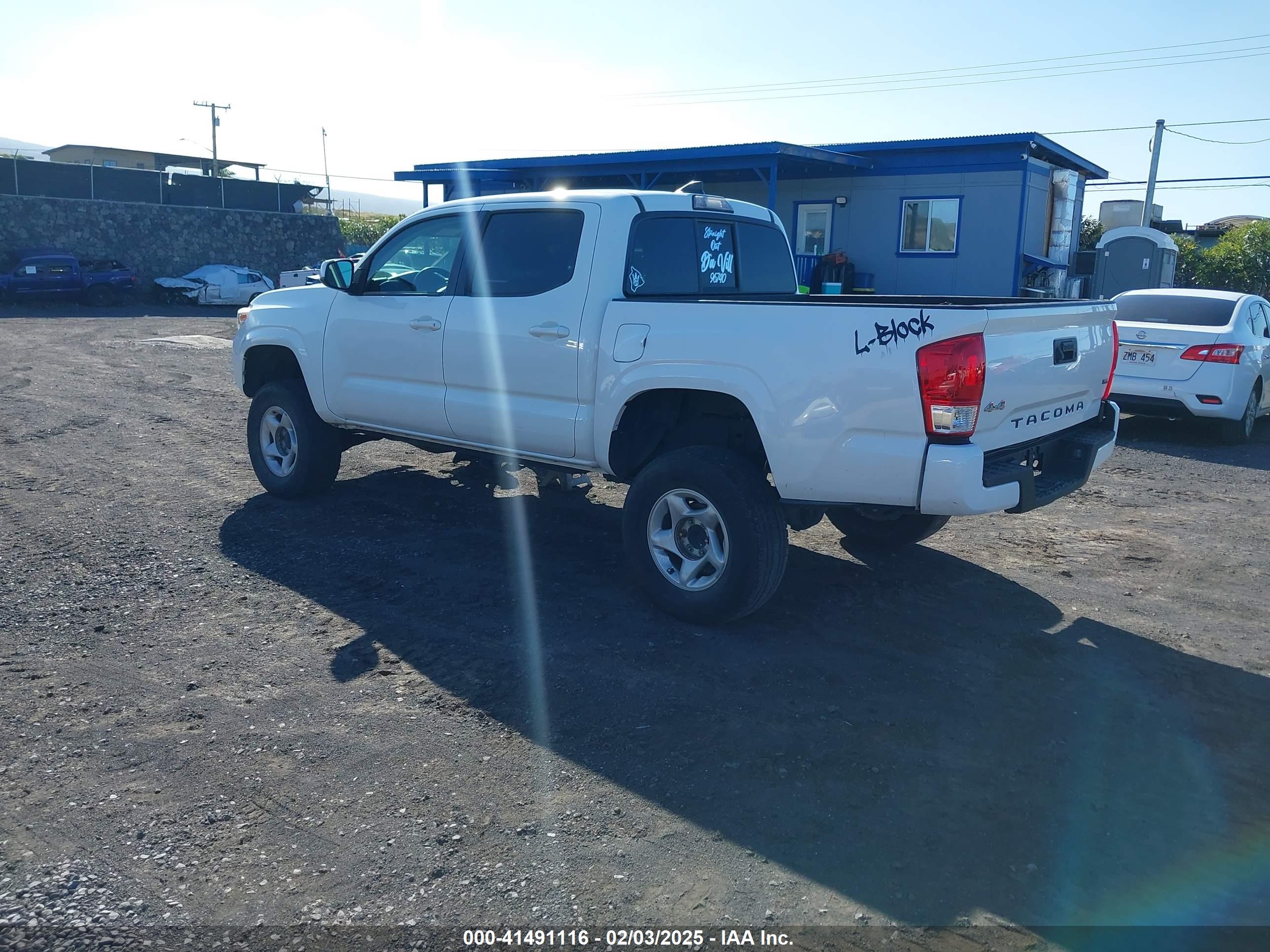TOYOTA TACOMA image 3
