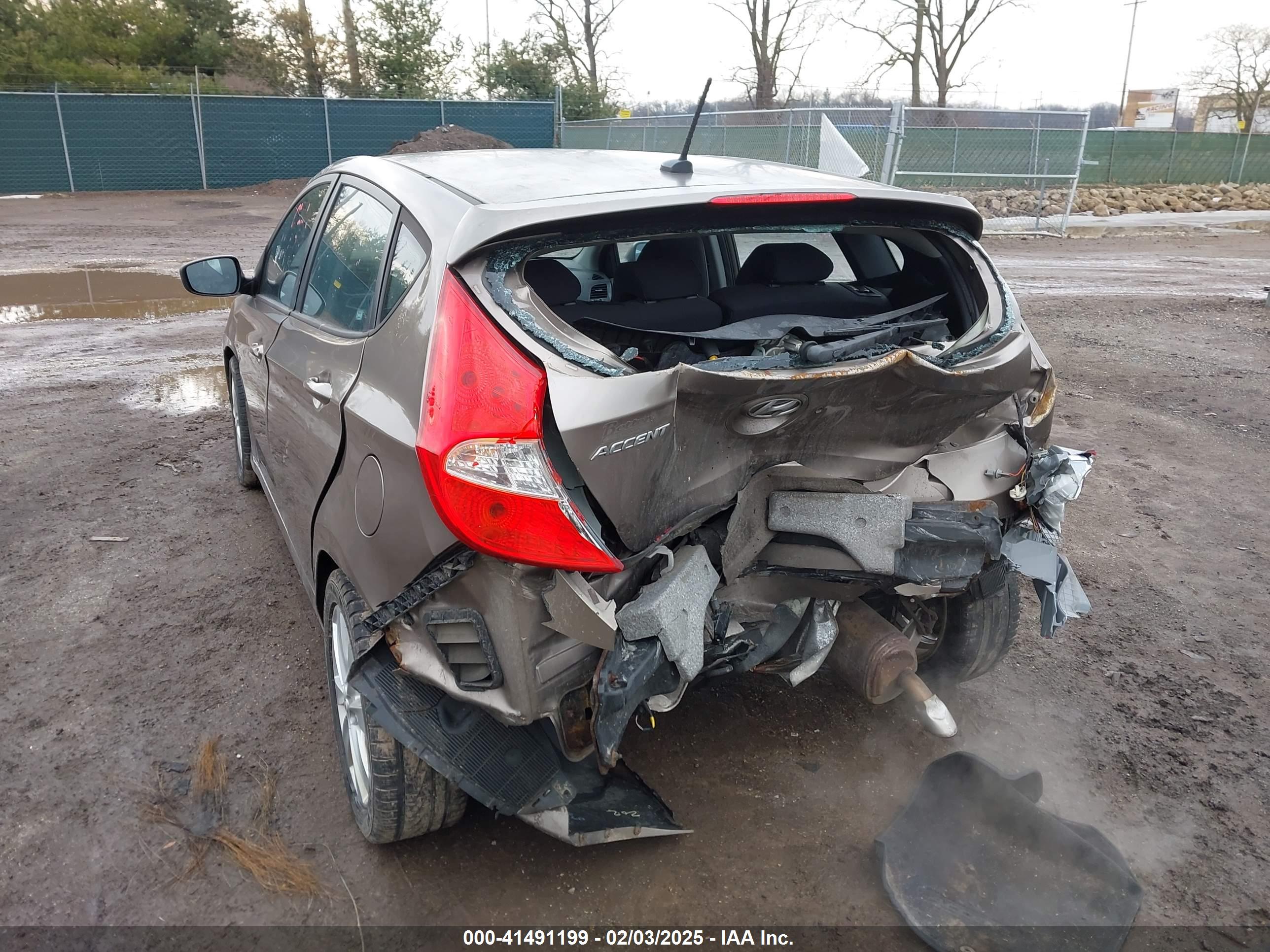 HYUNDAI ACCENT image 3
