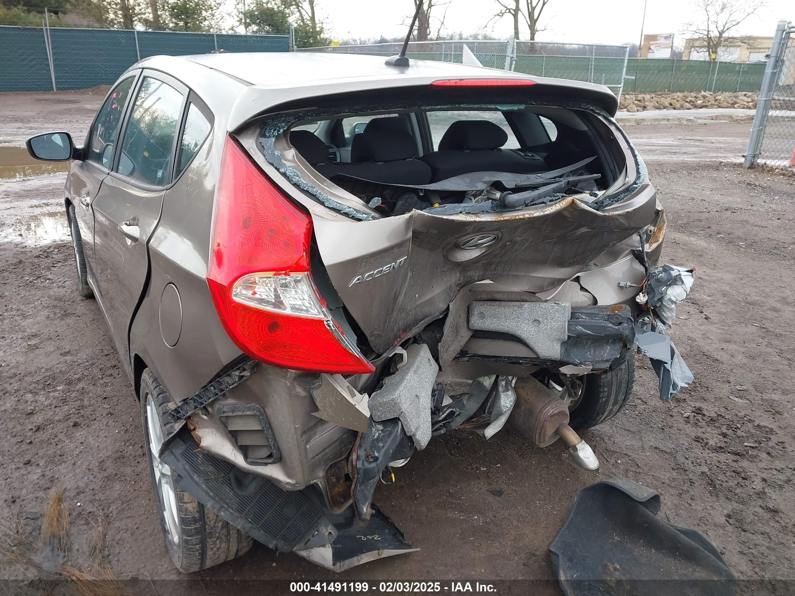 HYUNDAI ACCENT image 6