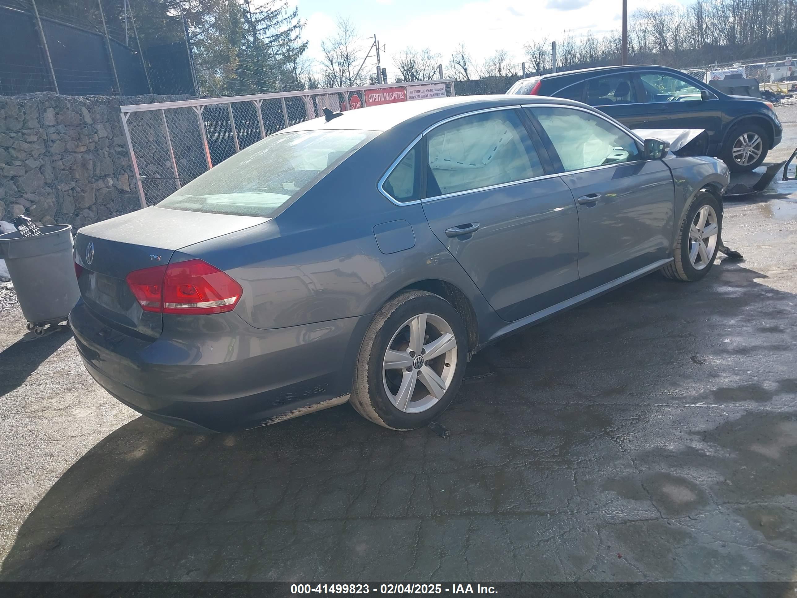 VOLKSWAGEN PASSAT image 4