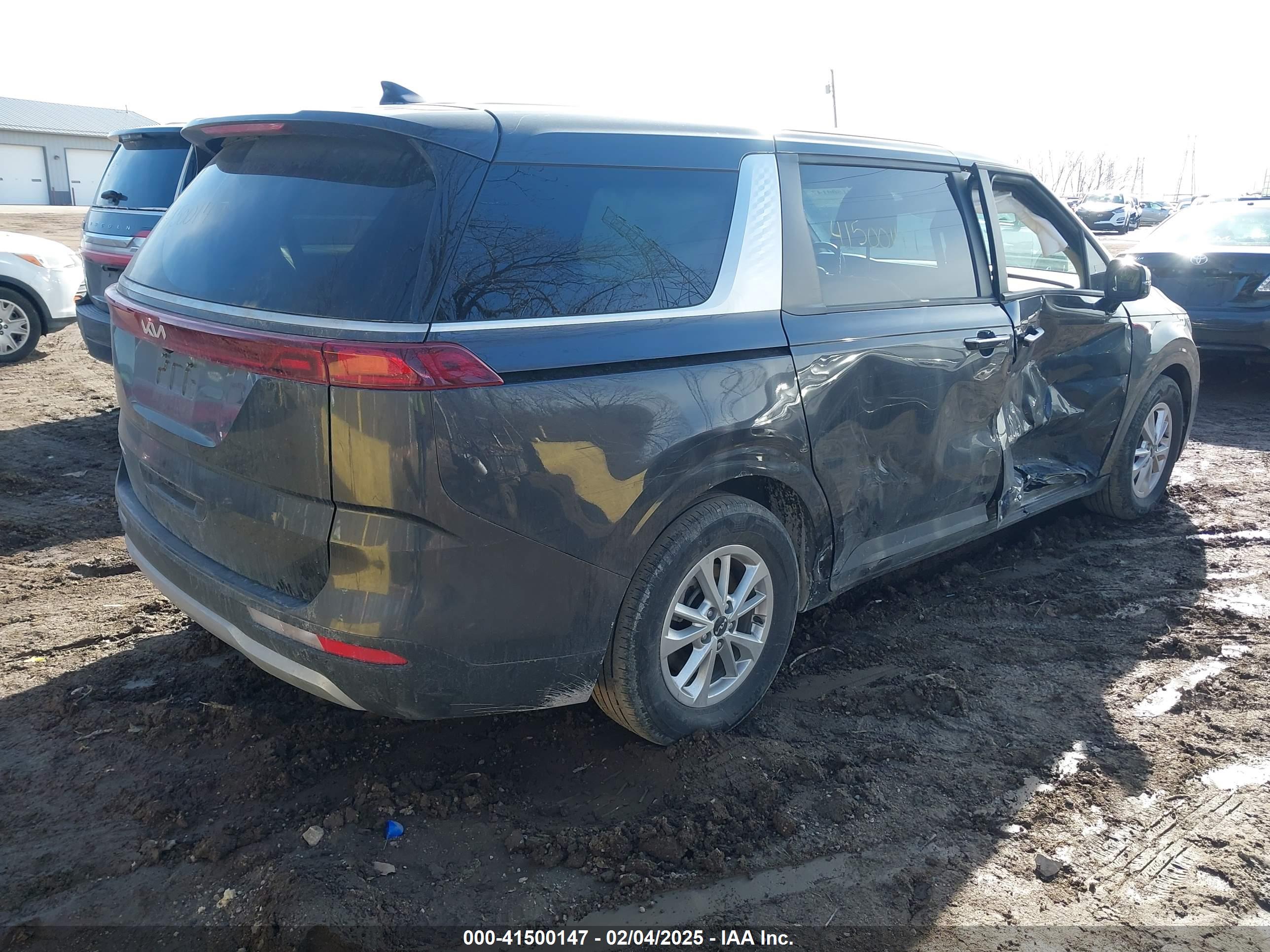 KIA CARNIVAL image 4