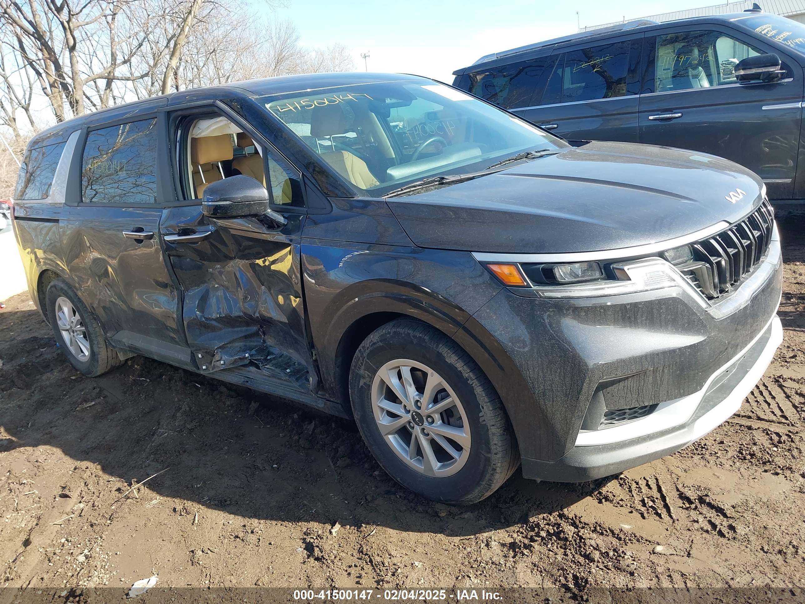 KIA CARNIVAL image 6