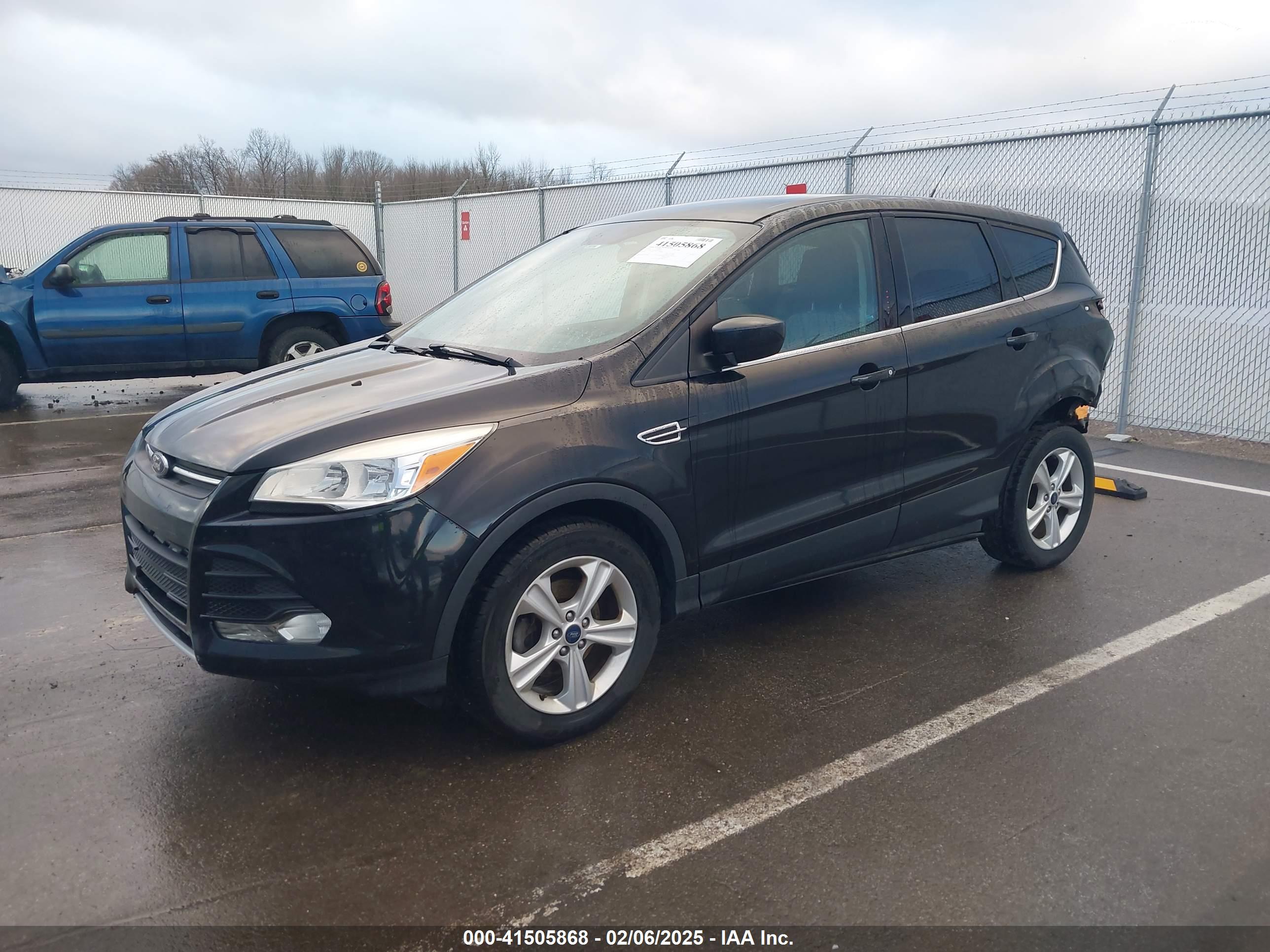 FORD ESCAPE image 2