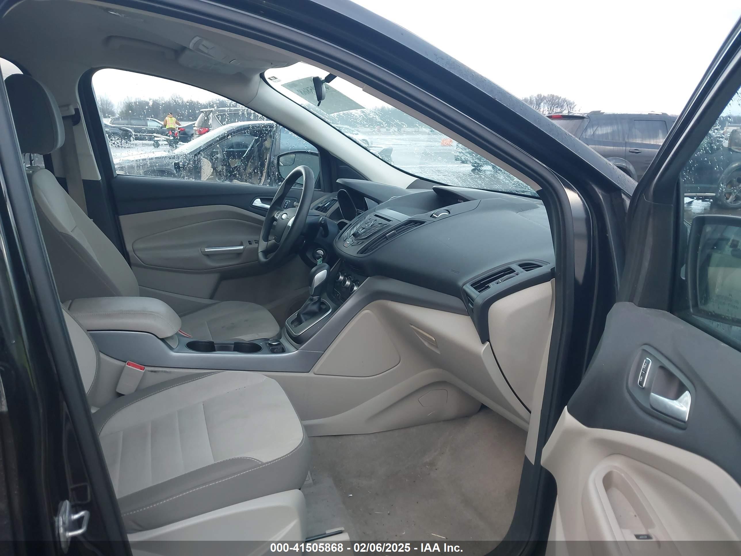 FORD ESCAPE image 5