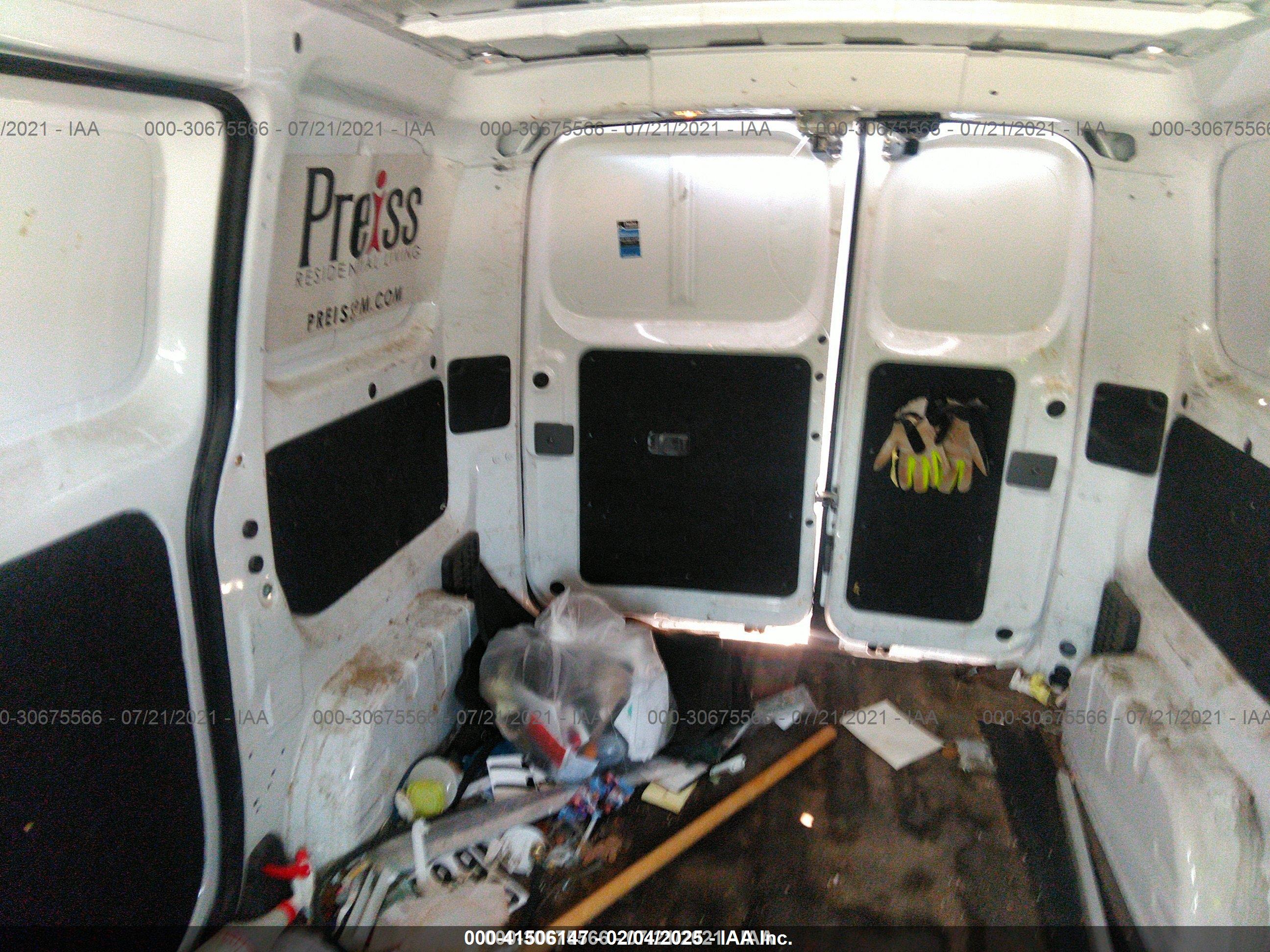 NISSAN NV200 image 8