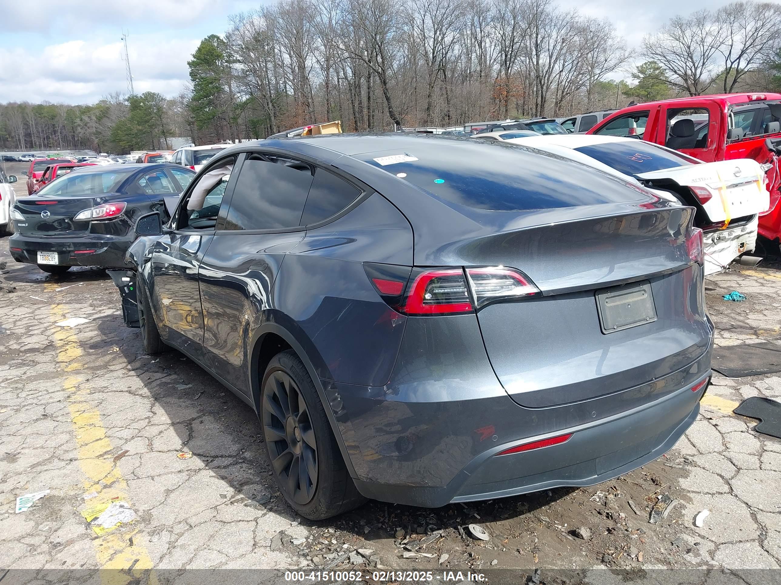 TESLA MODEL image 3