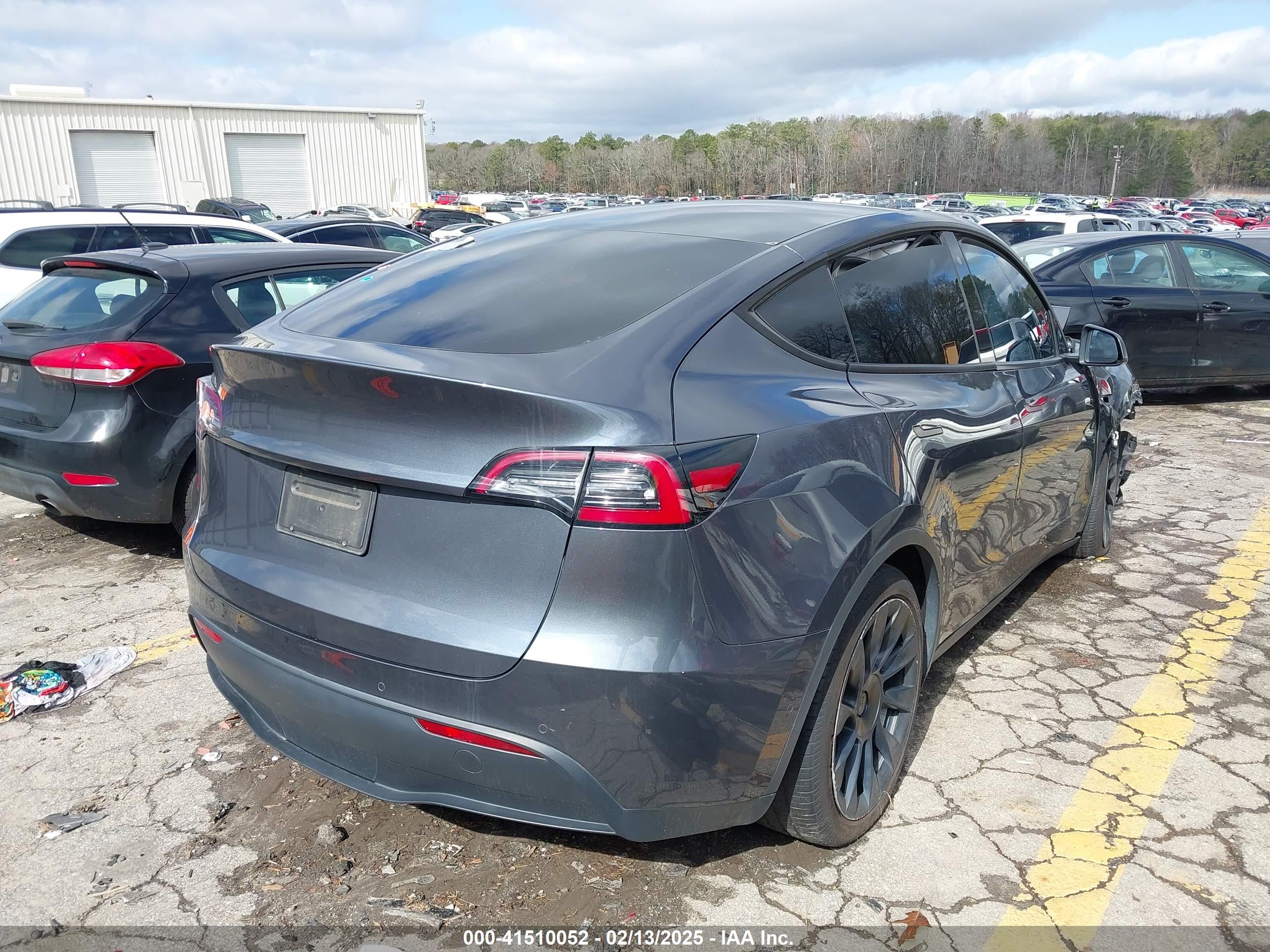 TESLA MODEL image 4