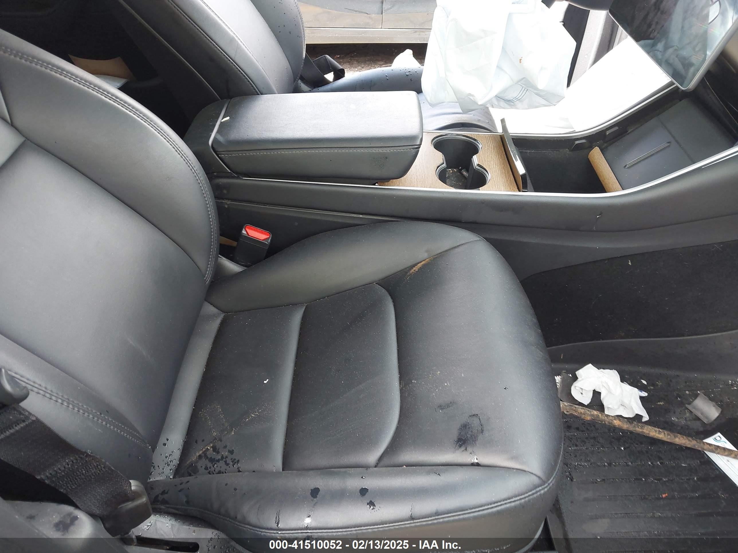 TESLA MODEL image 5