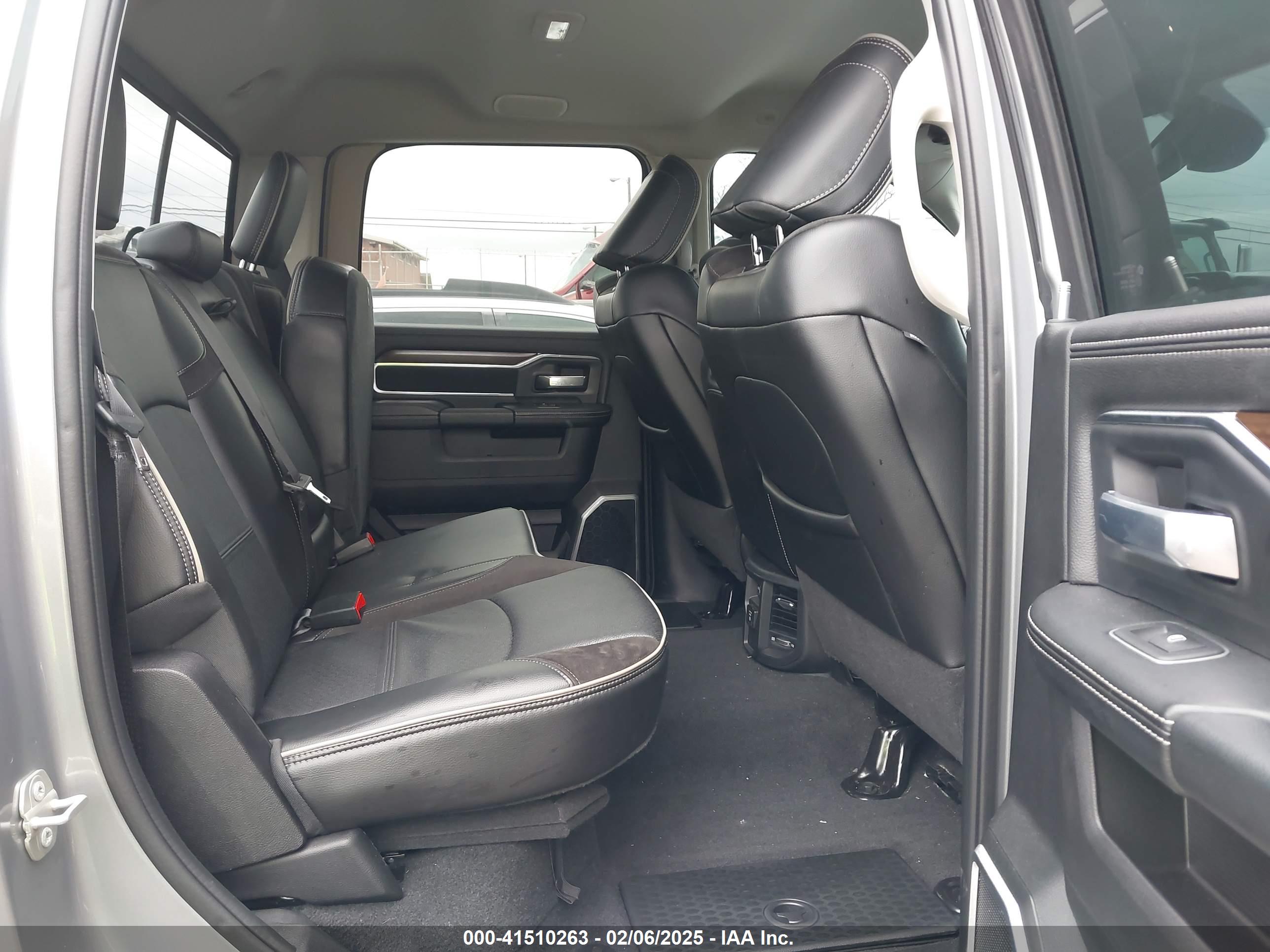 RAM 2500 image 8