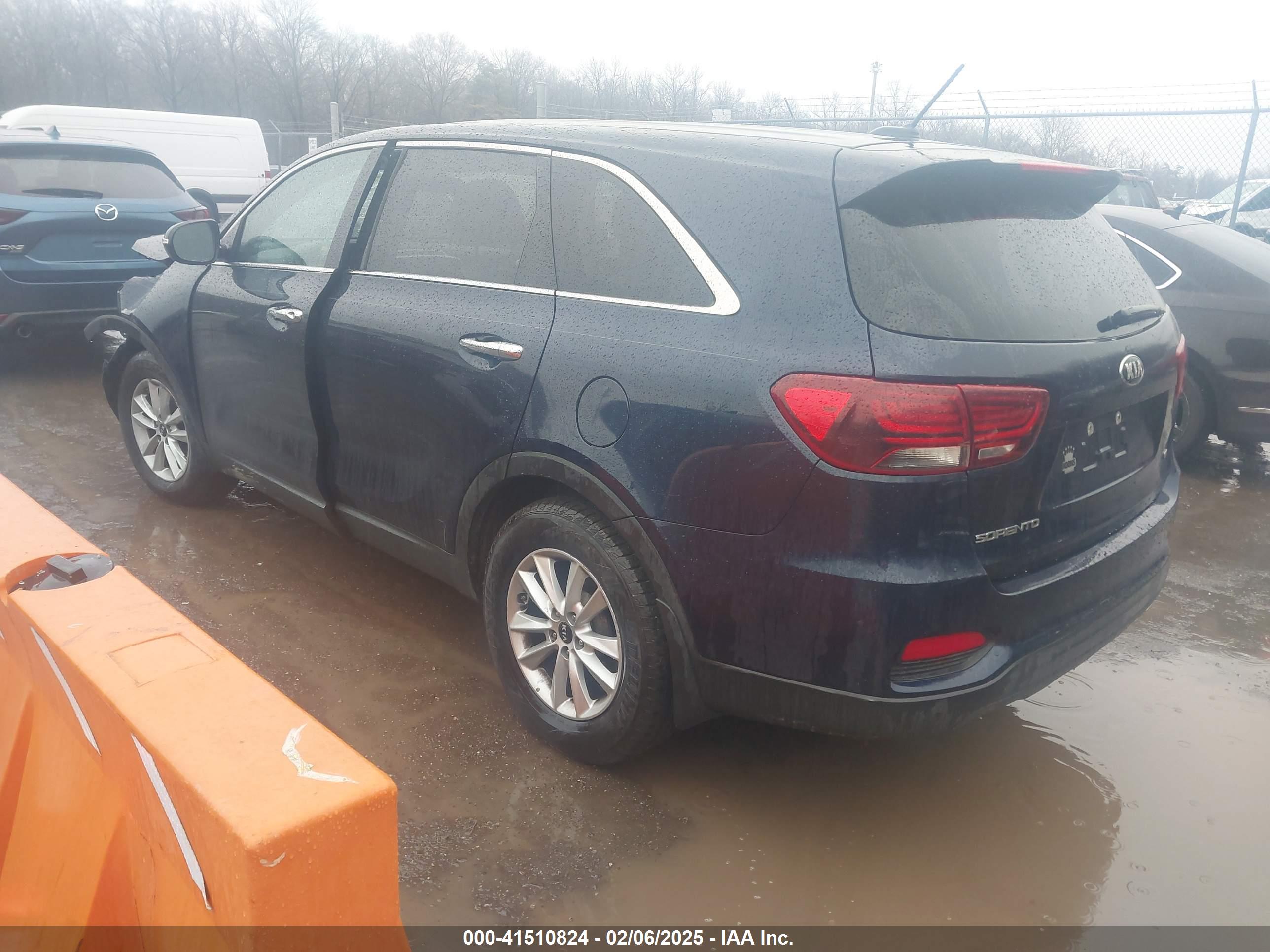 KIA SORENTO image 3