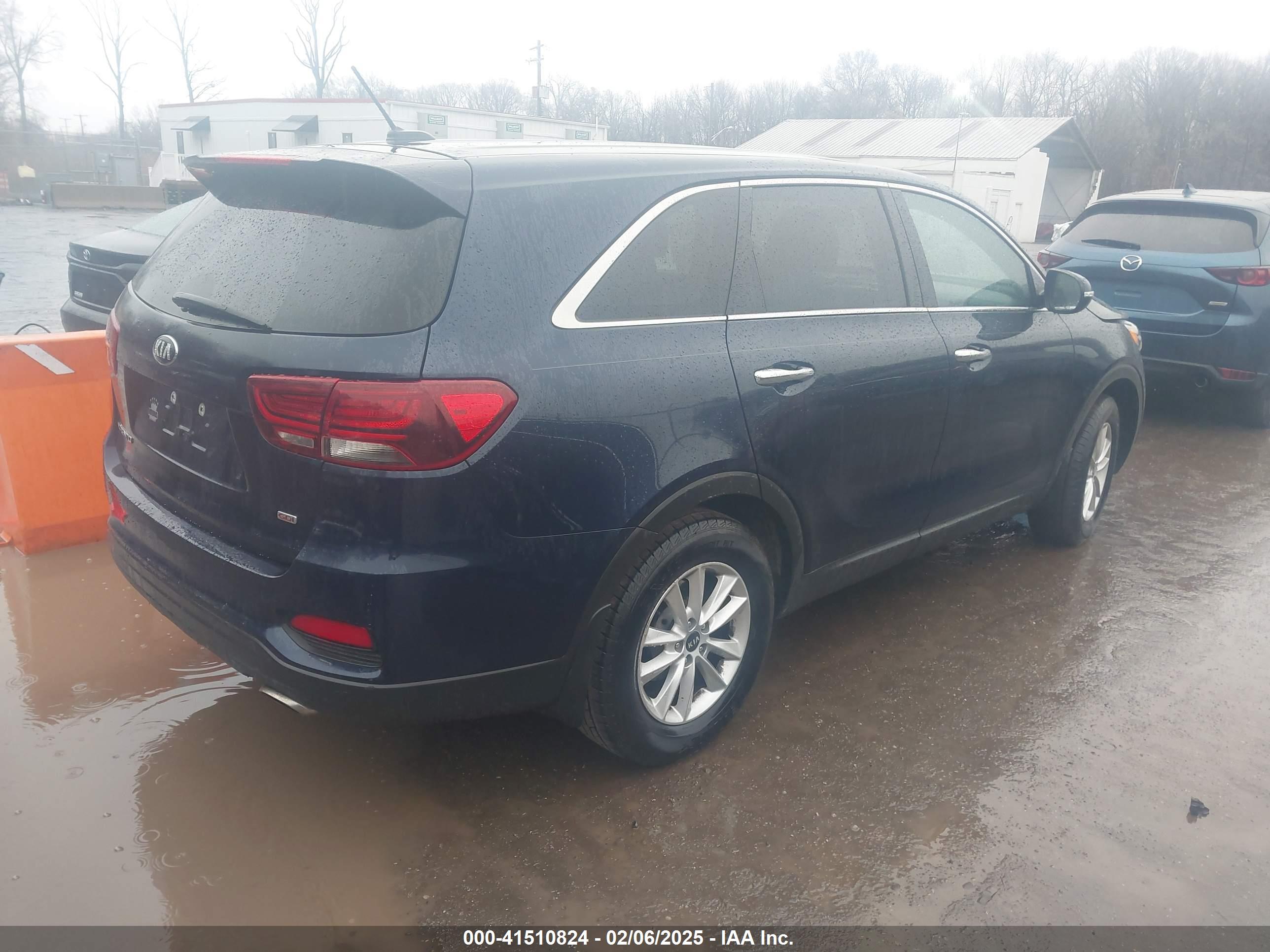 KIA SORENTO image 4