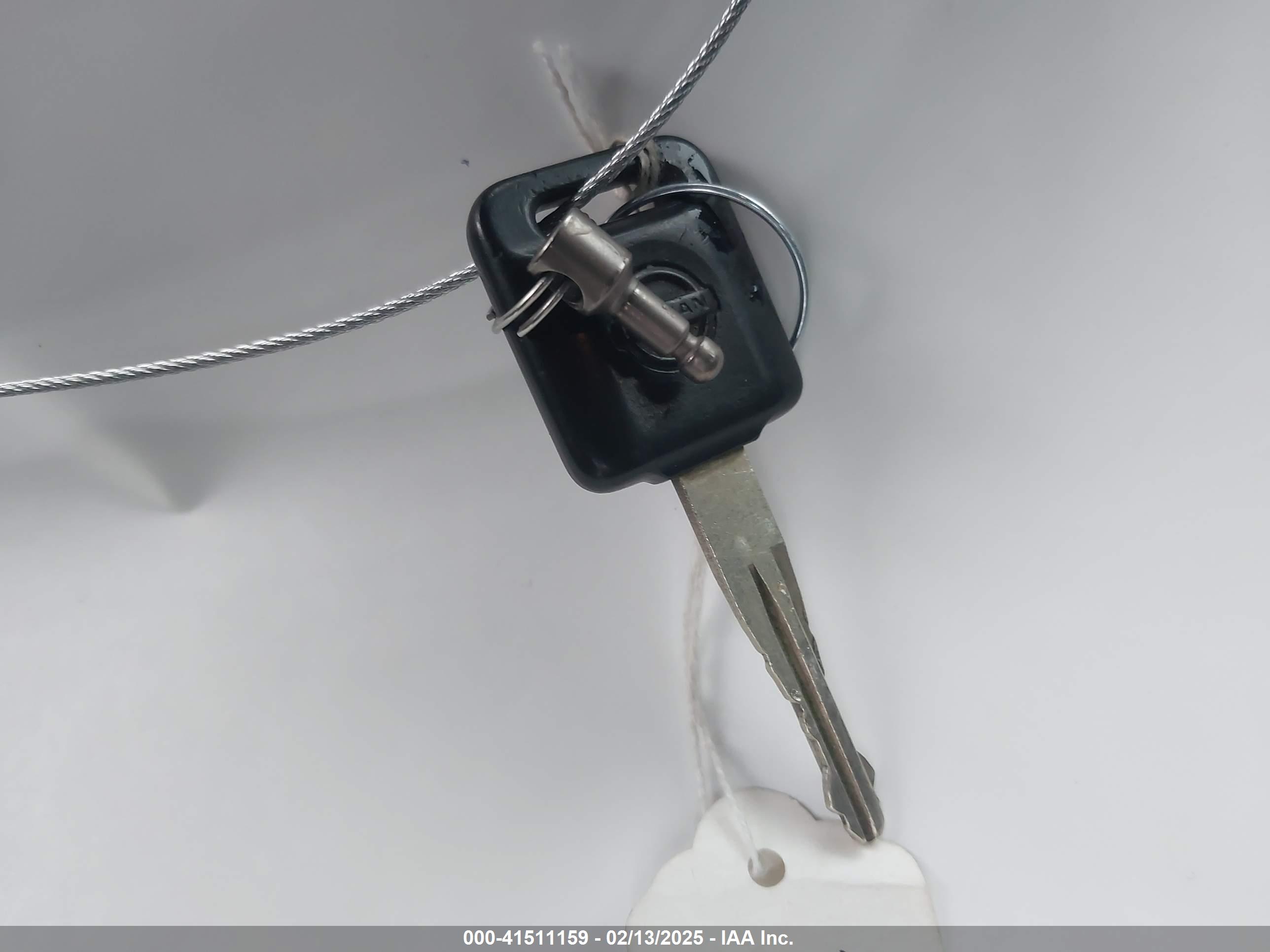 NISSAN VERSA image 11