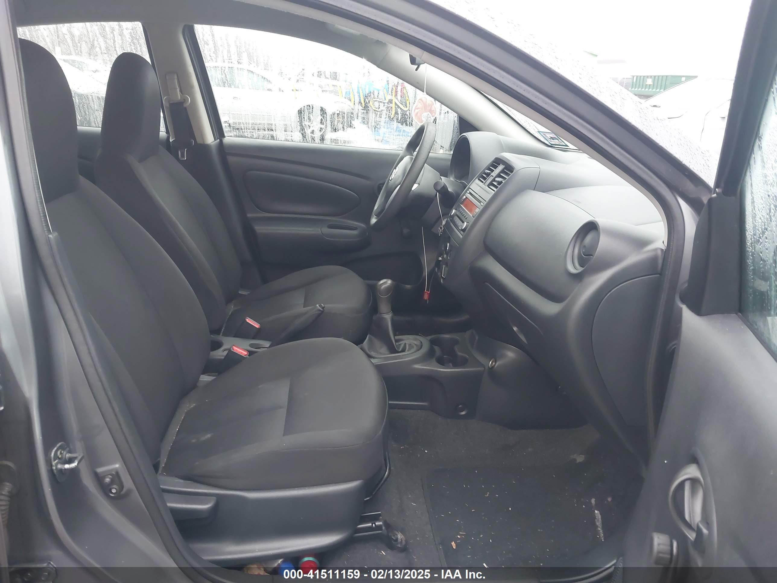 NISSAN VERSA image 5