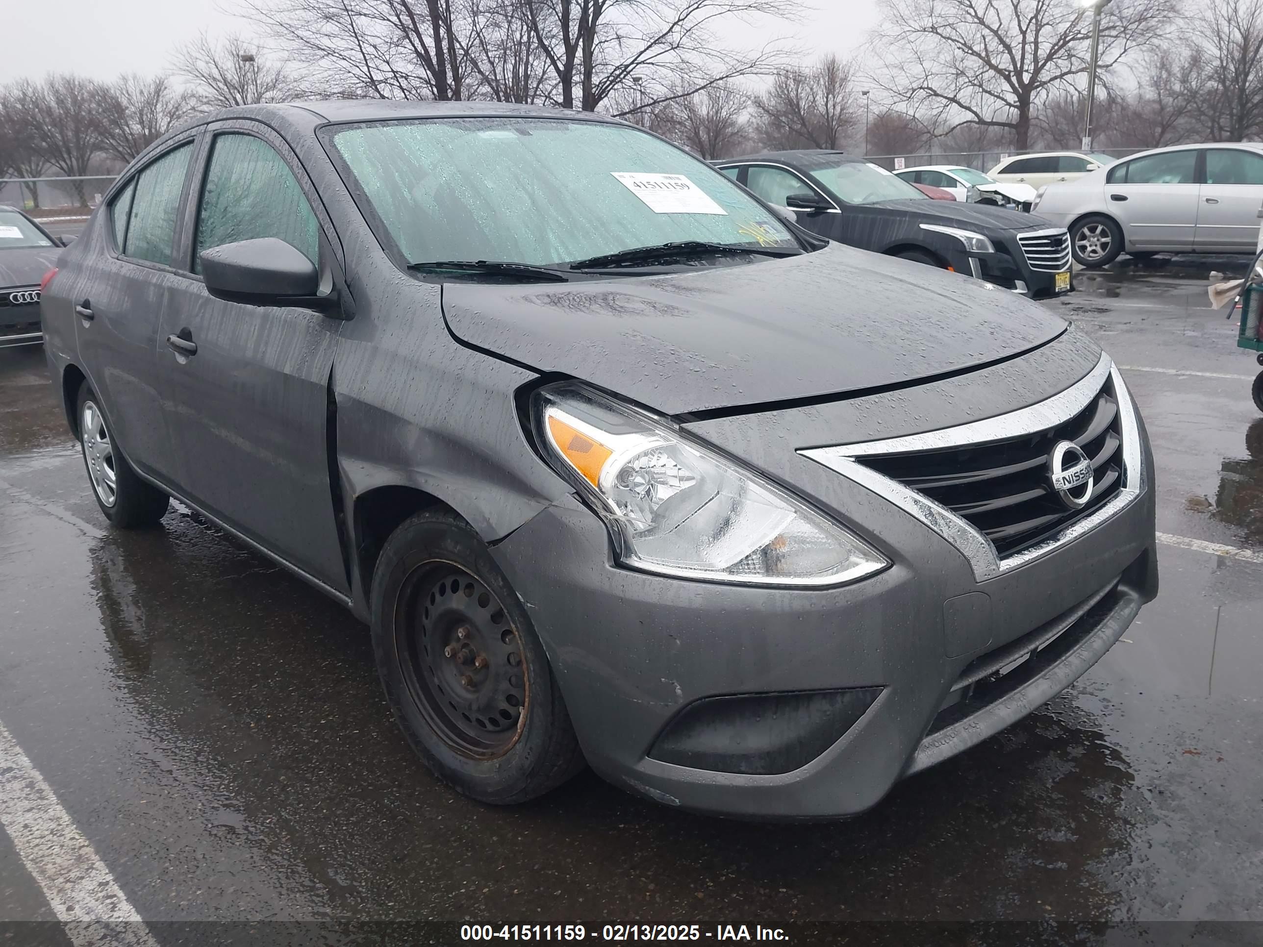 NISSAN VERSA image 6