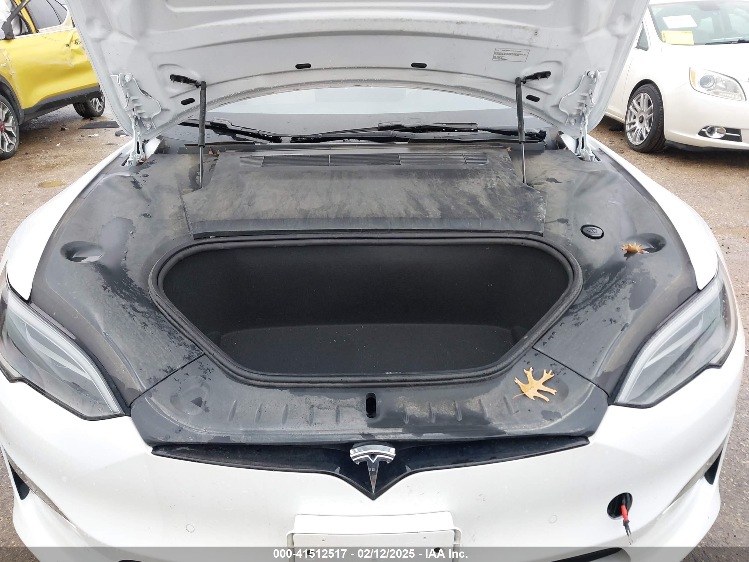 TESLA MODEL image 10