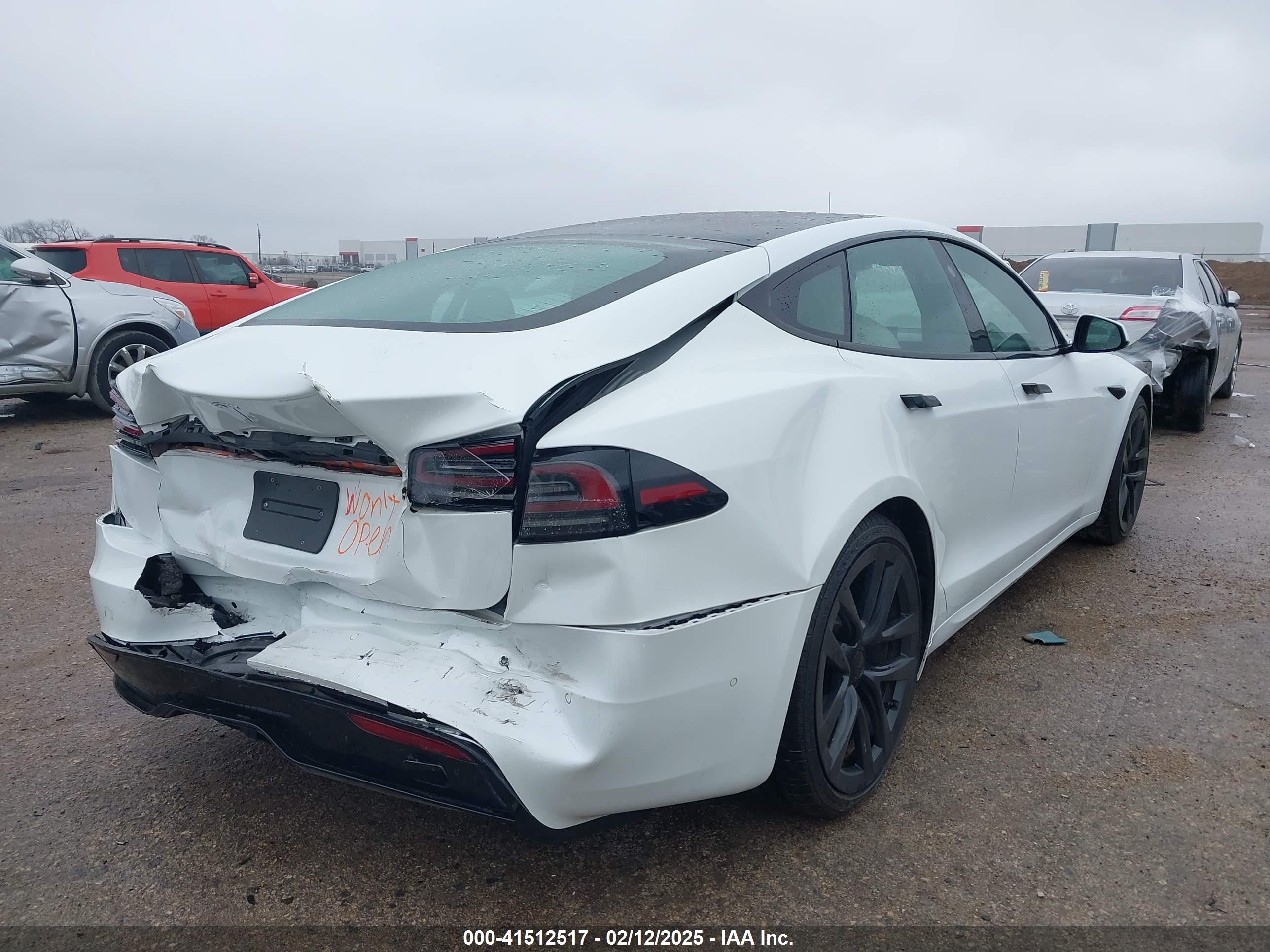 TESLA MODEL image 4