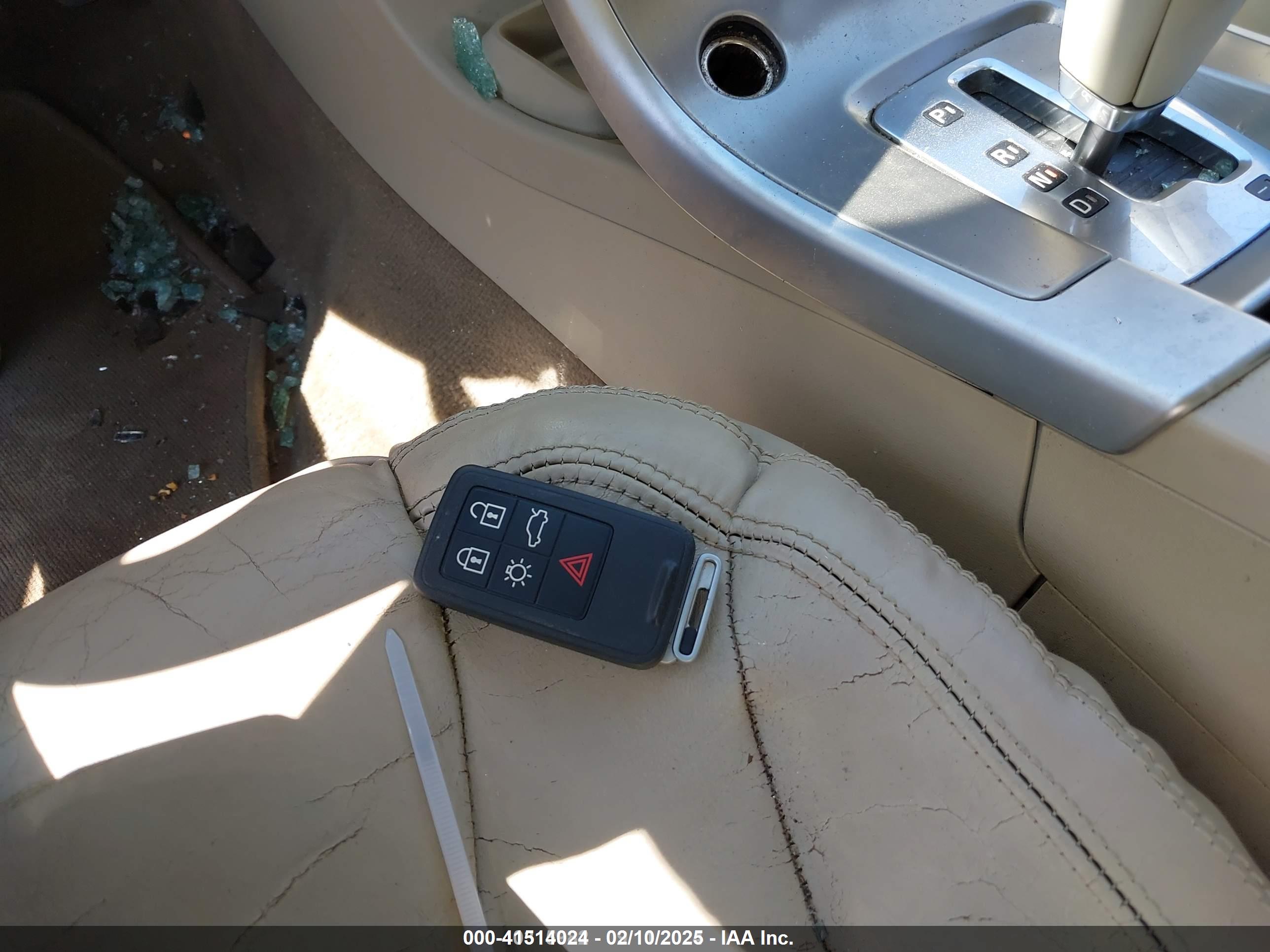 VOLVO XC60 image 11