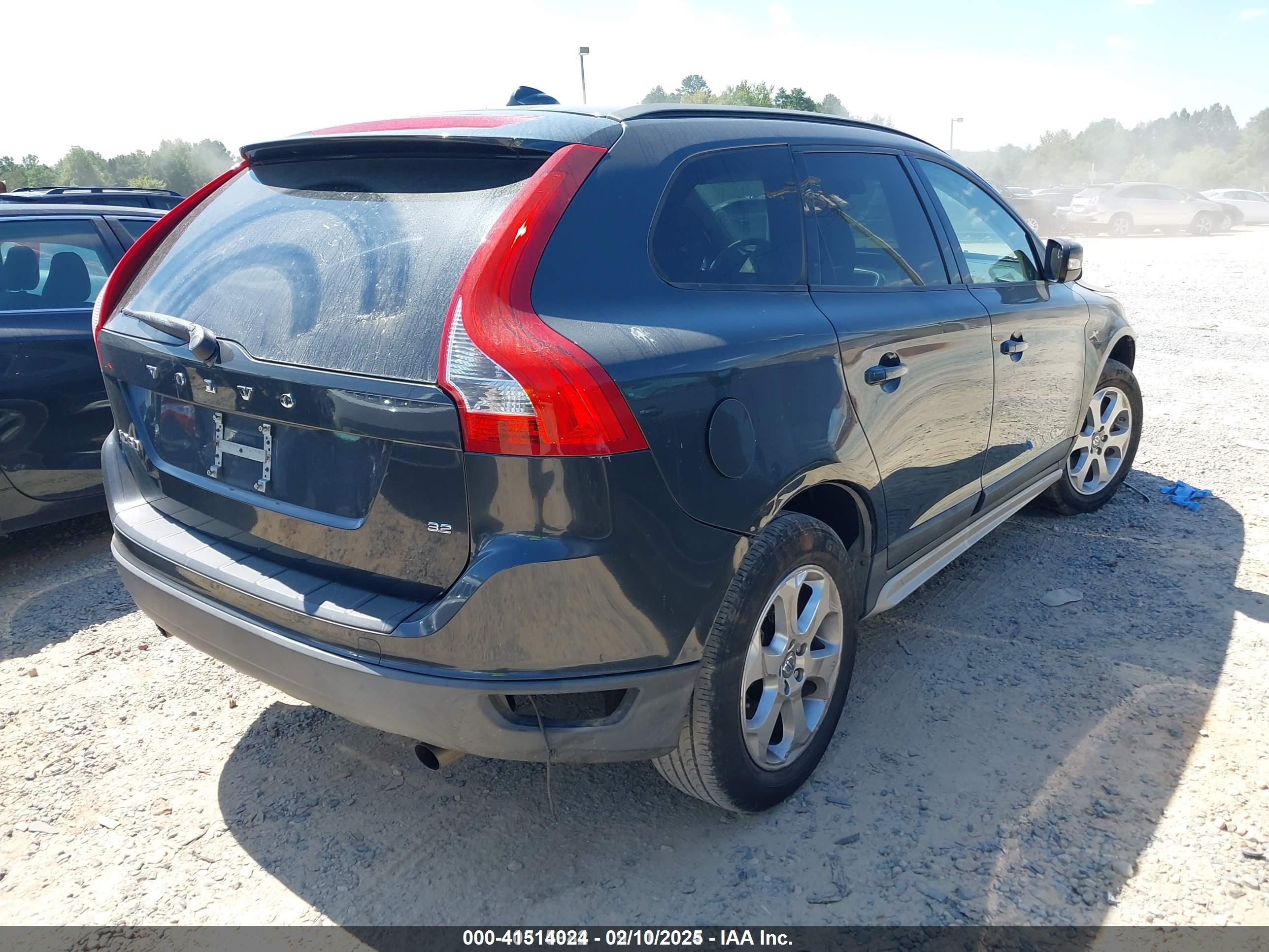 VOLVO XC60 image 4