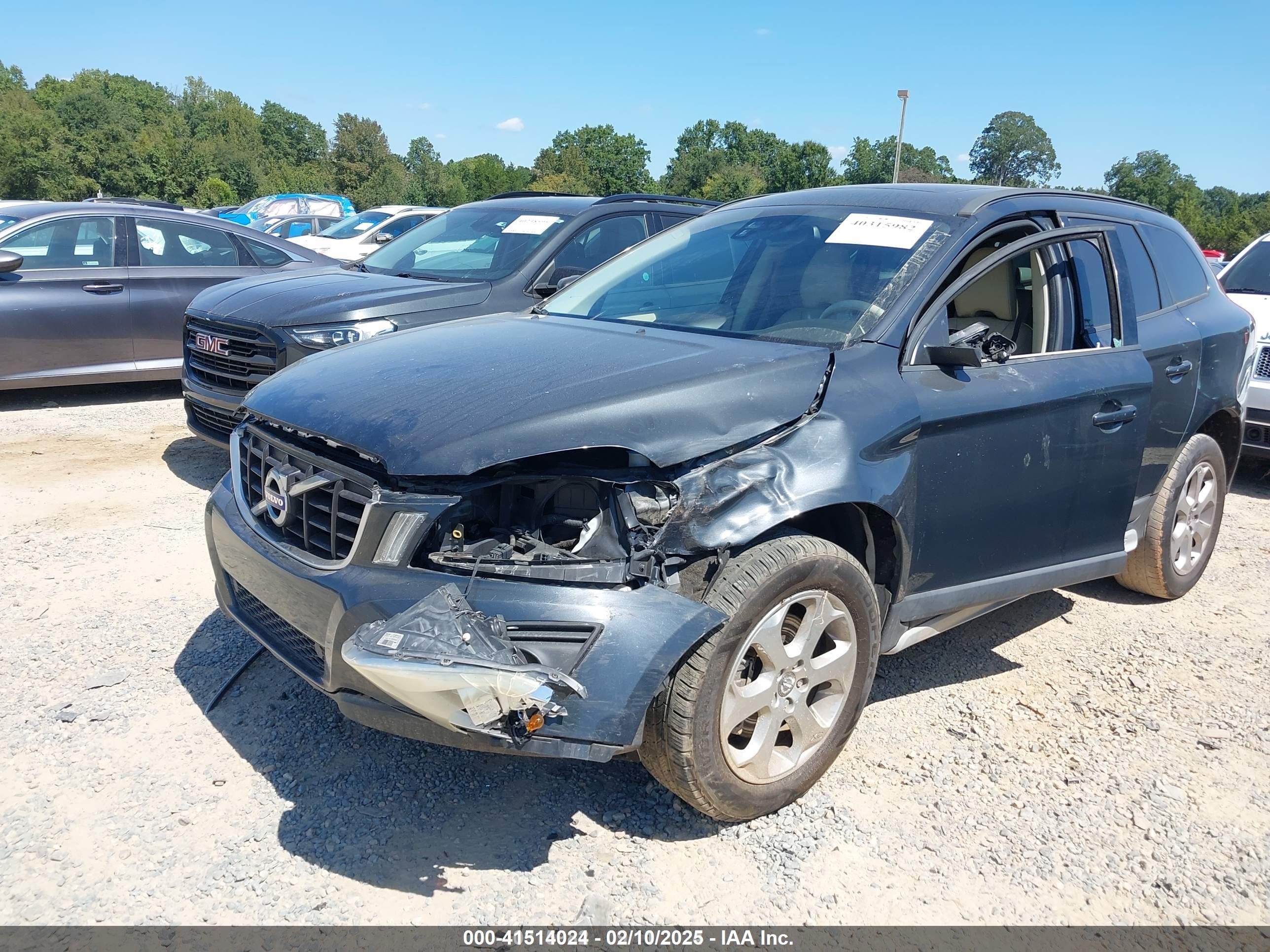 VOLVO XC60 image 6