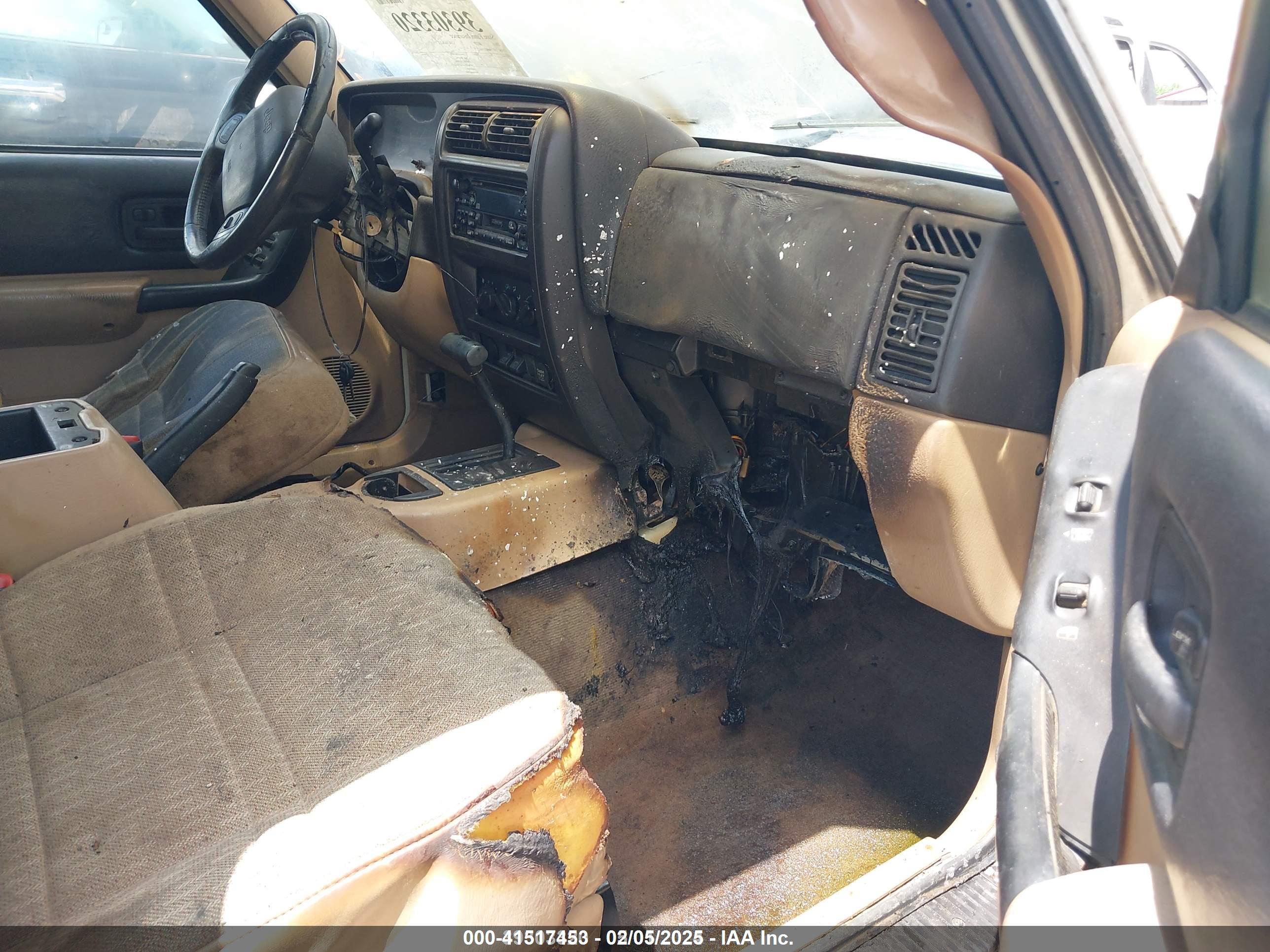 JEEP CHEROKEE image 5