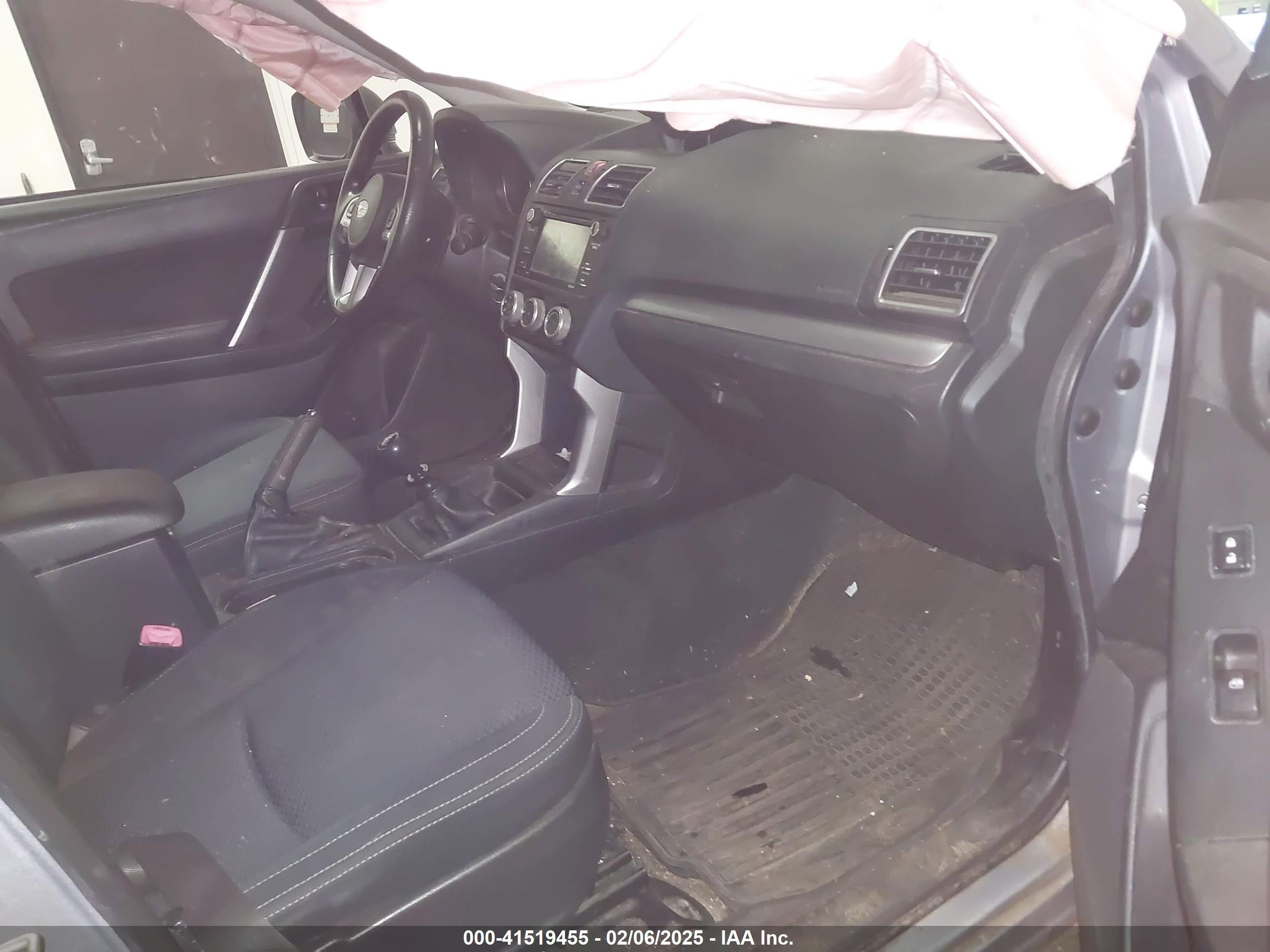 SUBARU FORESTER image 5