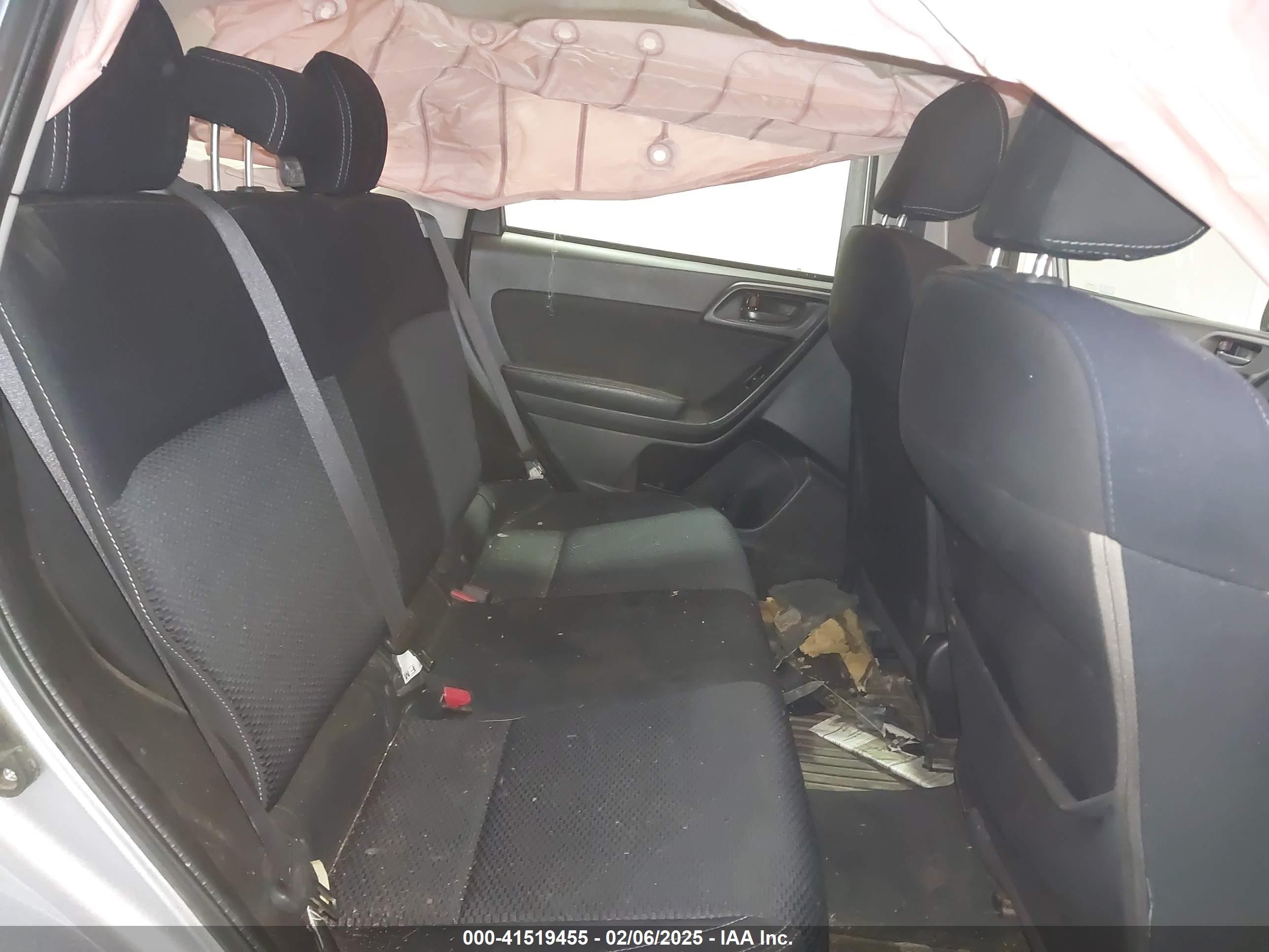 SUBARU FORESTER image 8