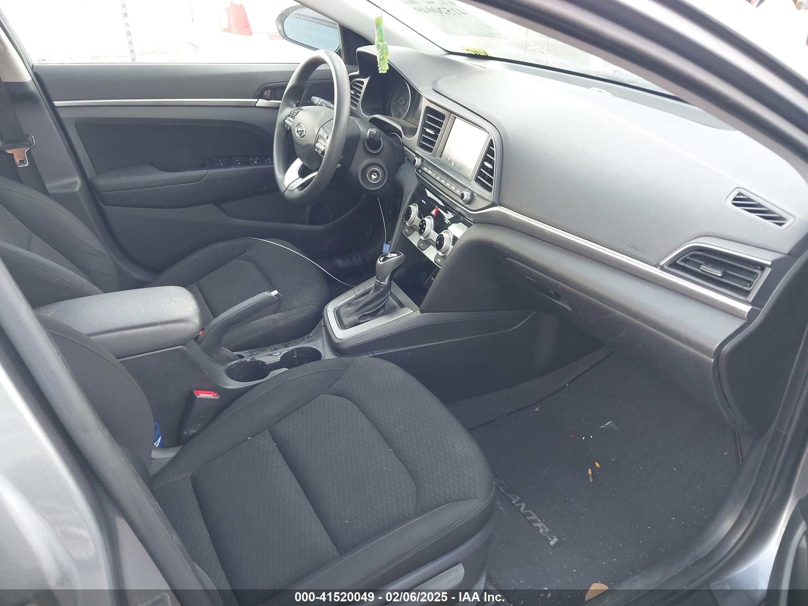 HYUNDAI ELANTRA image 5