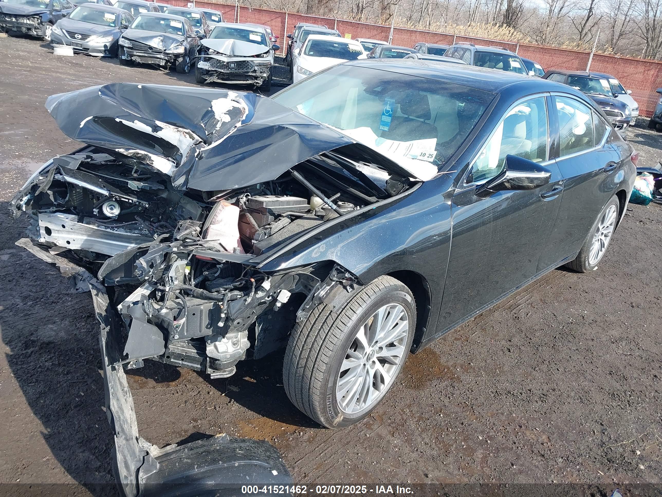 LEXUS ES image 2