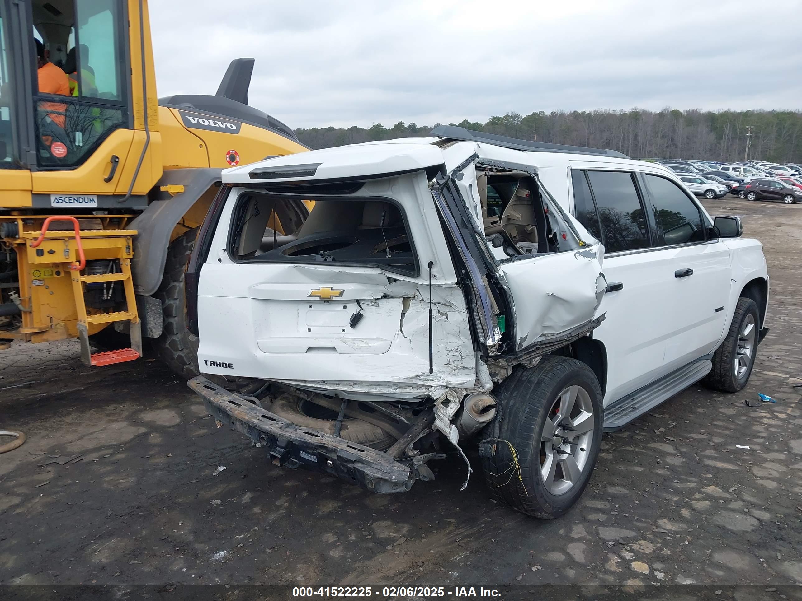 CHEVROLET TAHOE image 6