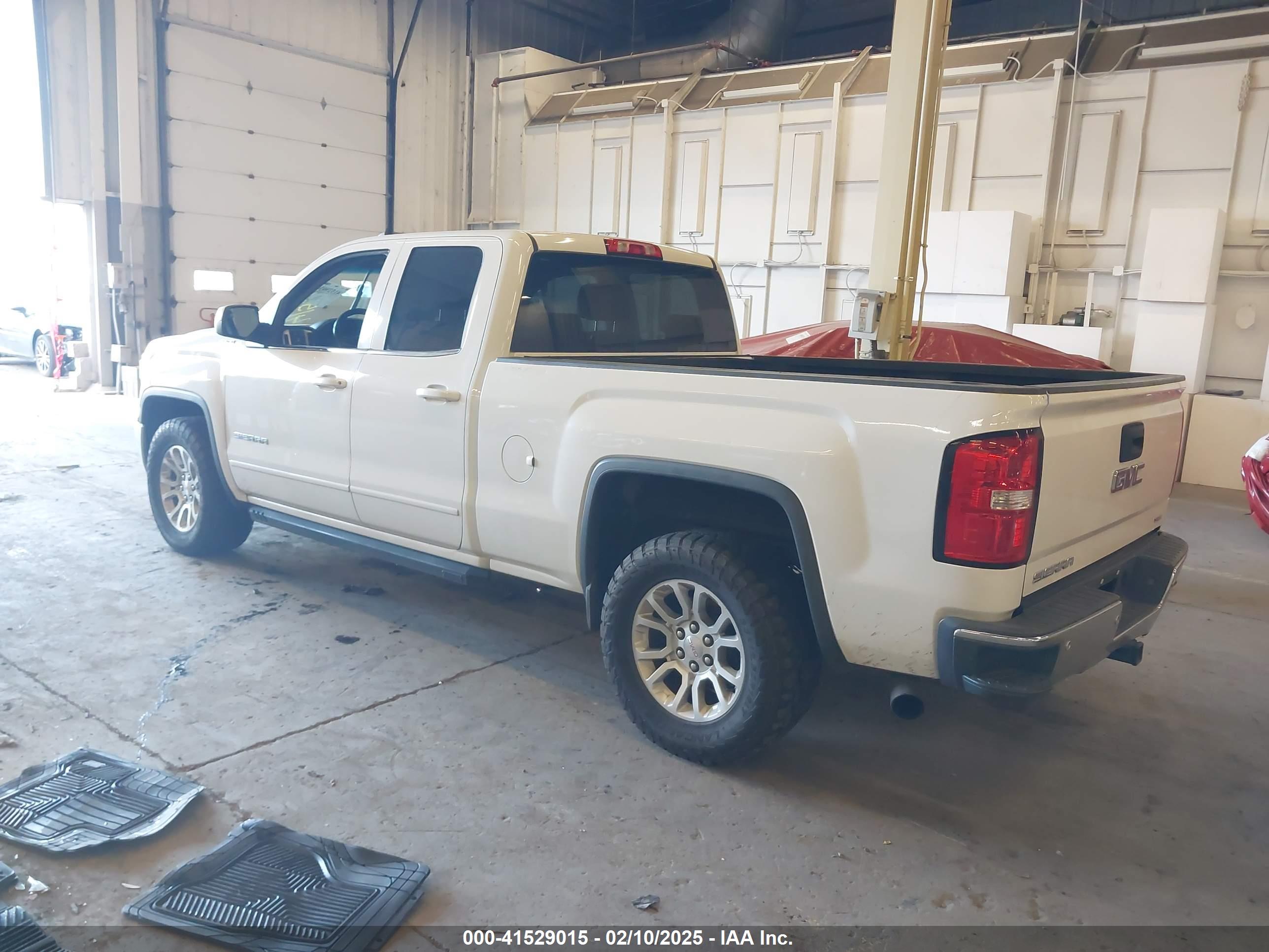 GMC SIERRA image 3