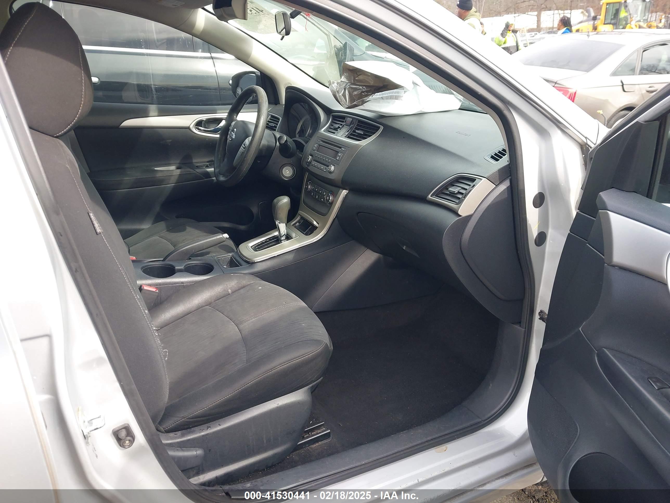 NISSAN SENTRA image 5