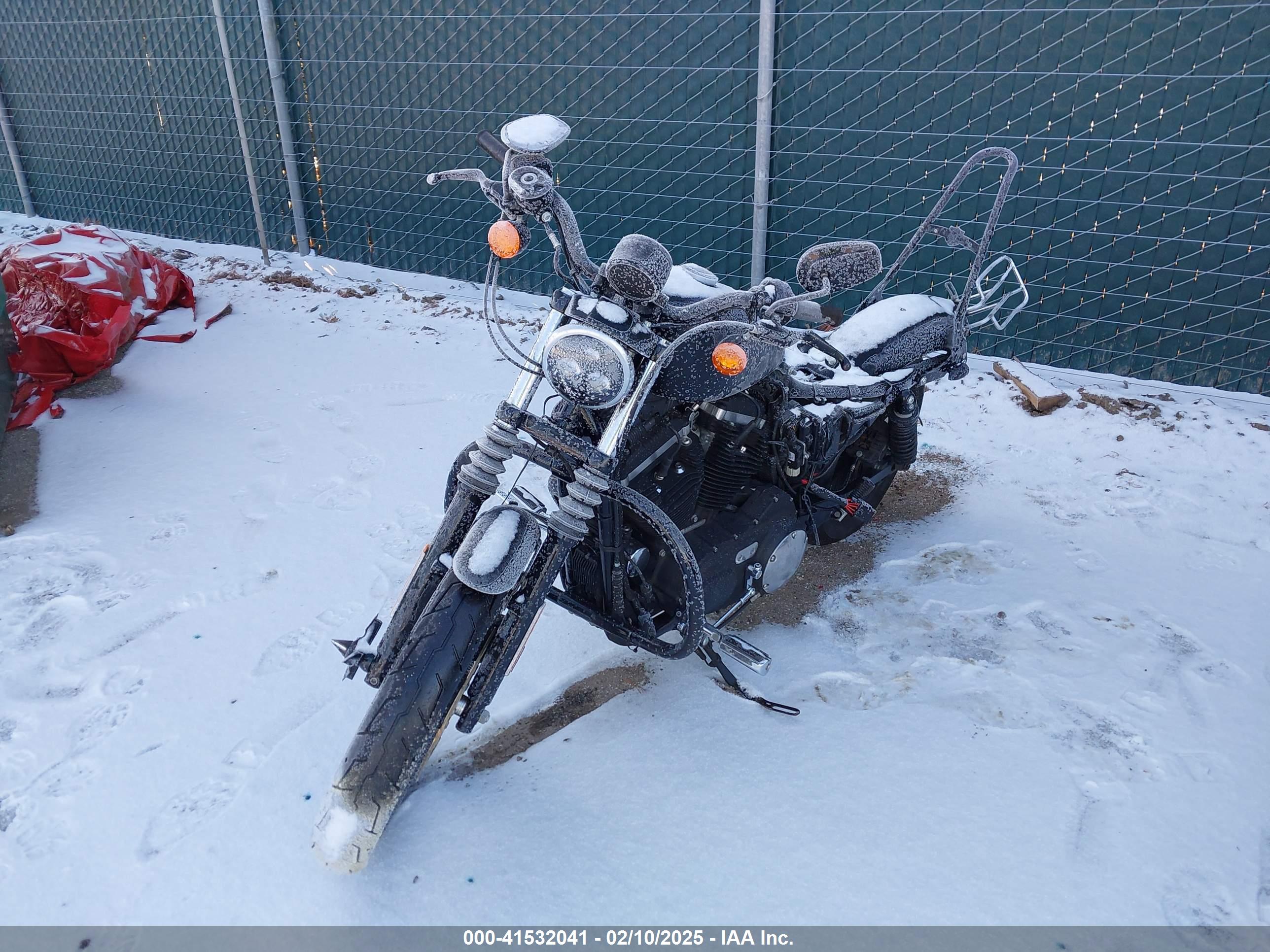 HARLEY-DAVIDSON XL883 image 2