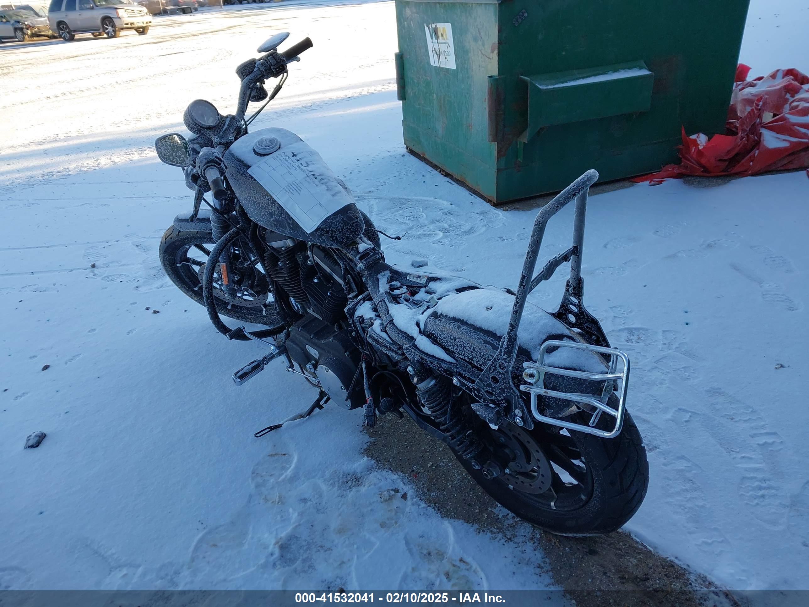 HARLEY-DAVIDSON XL883 image 3