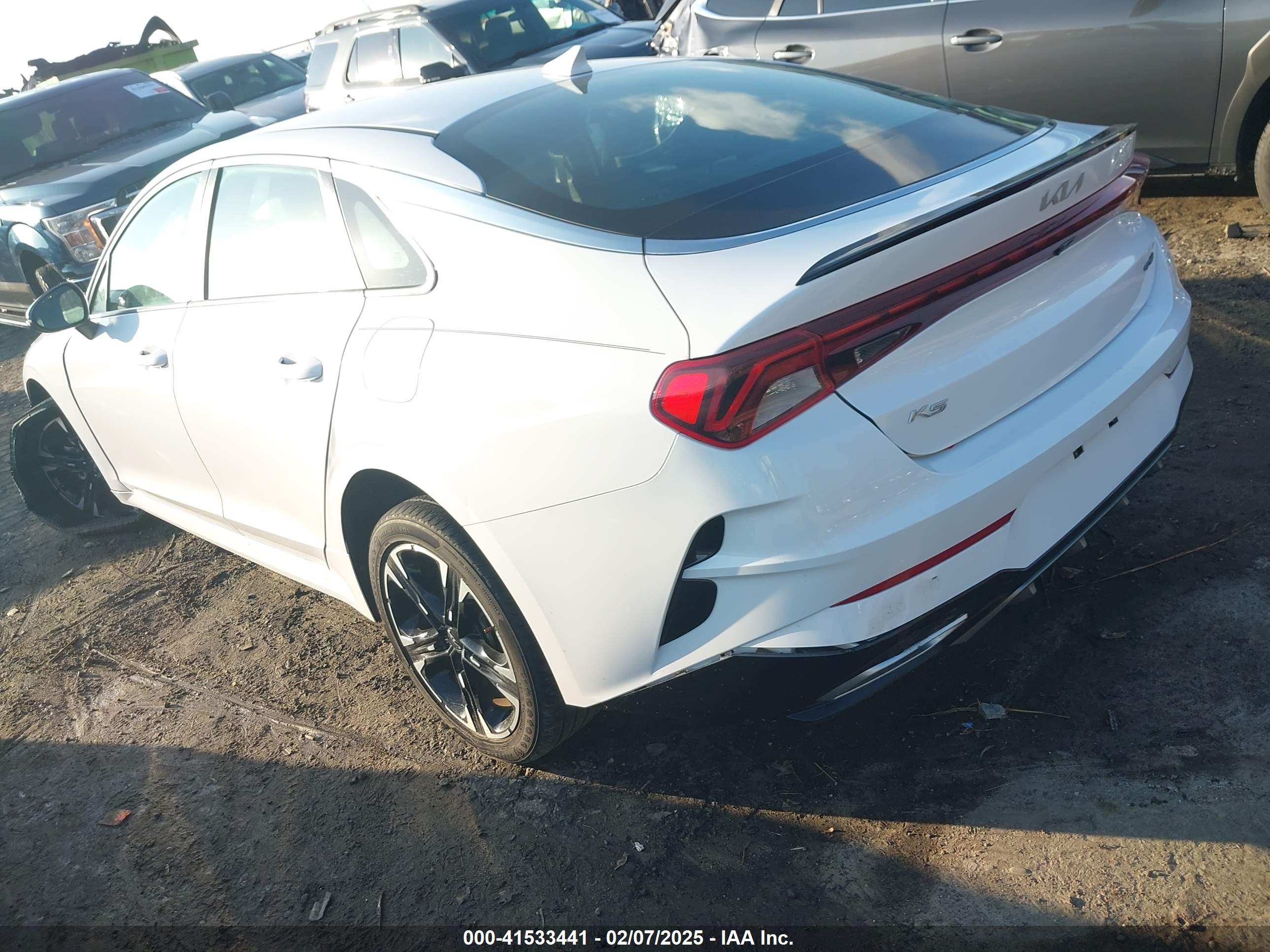 KIA K5 image 3