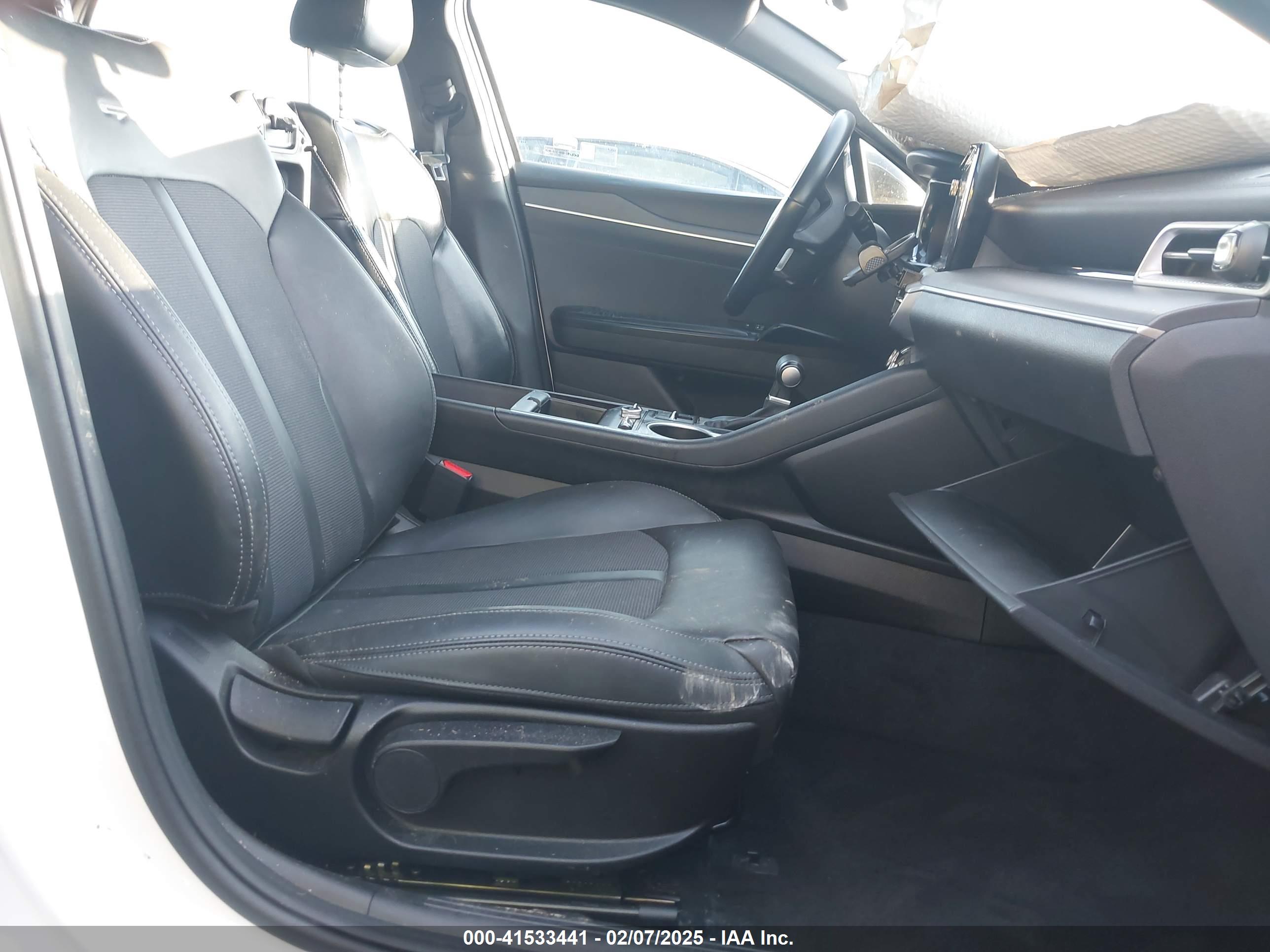 KIA K5 image 5