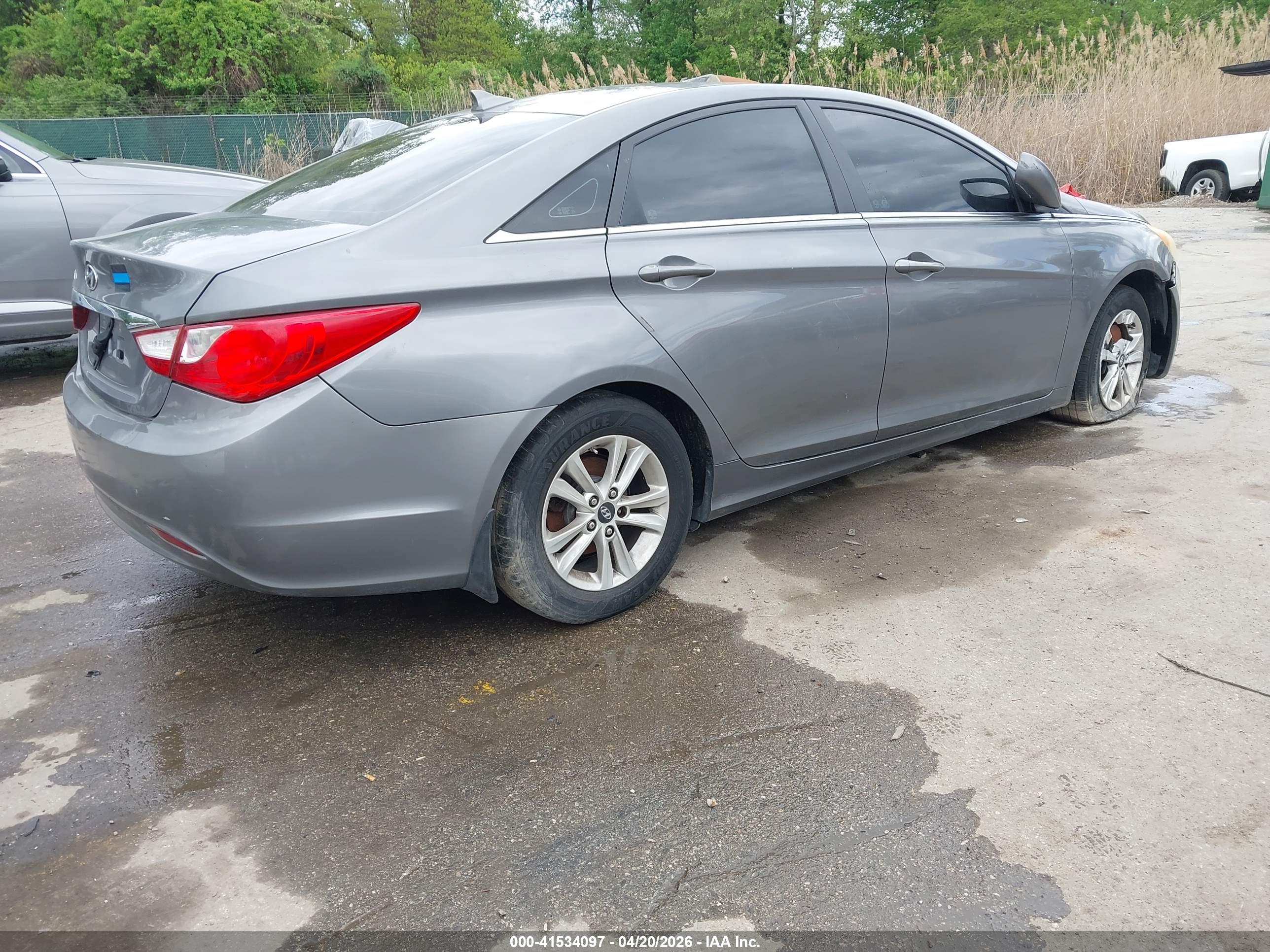 HYUNDAI SONATA image 4