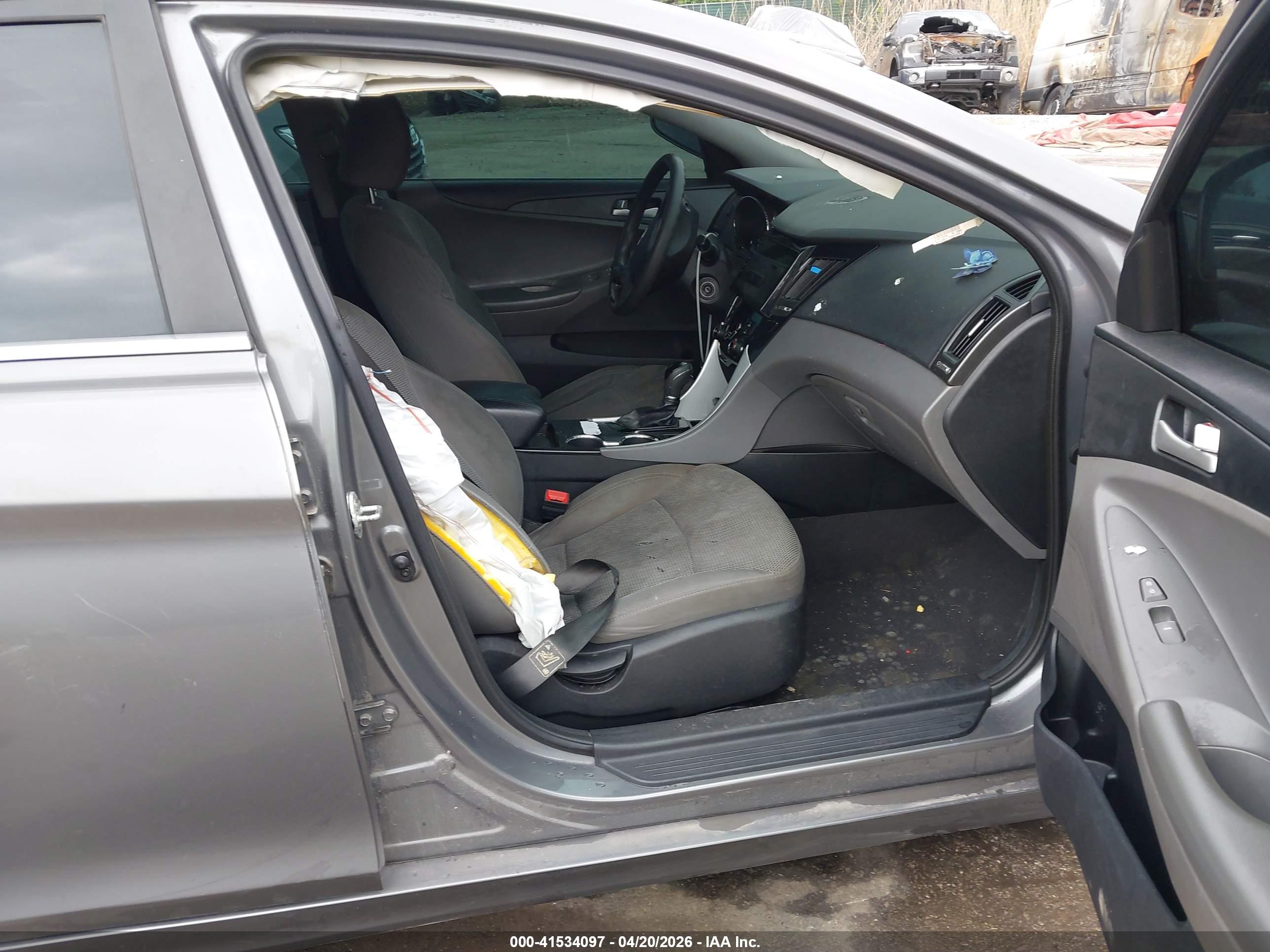 HYUNDAI SONATA image 5
