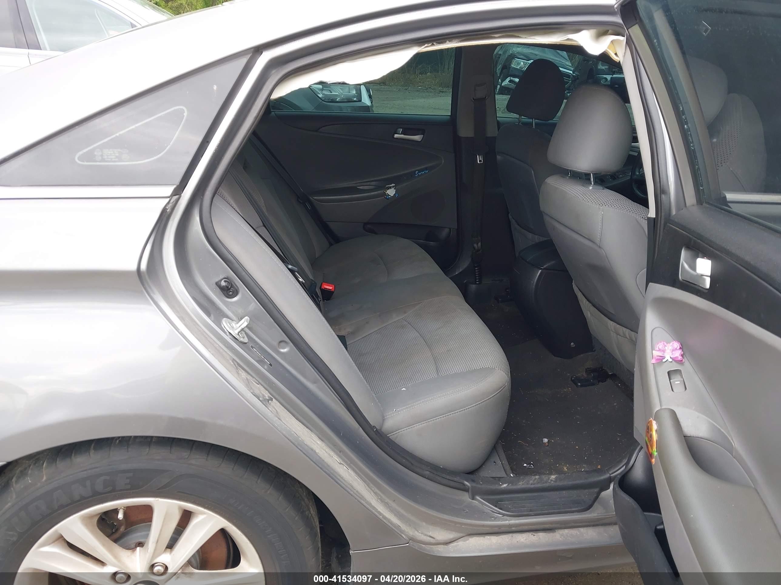 HYUNDAI SONATA image 8