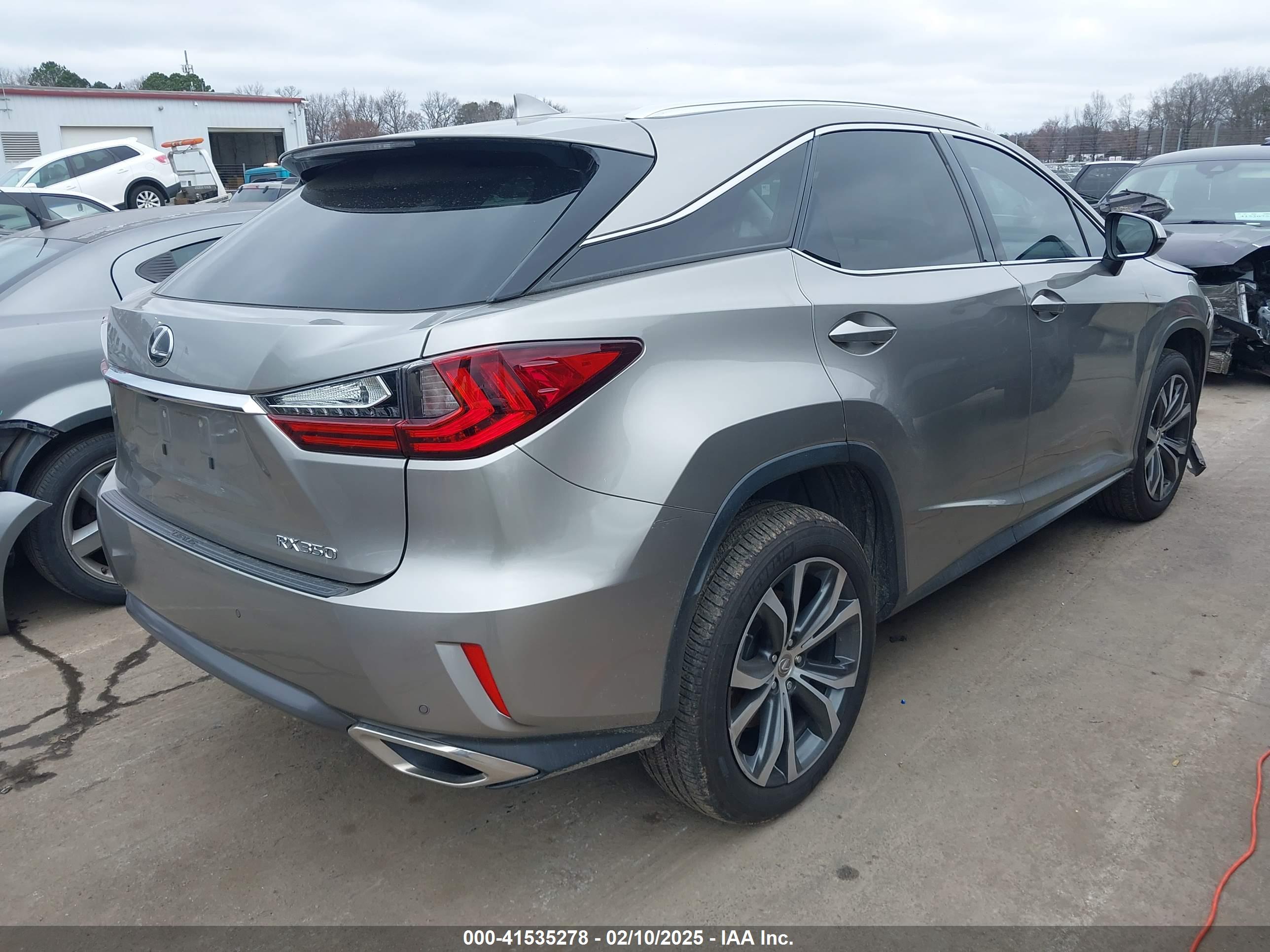 LEXUS RX image 4