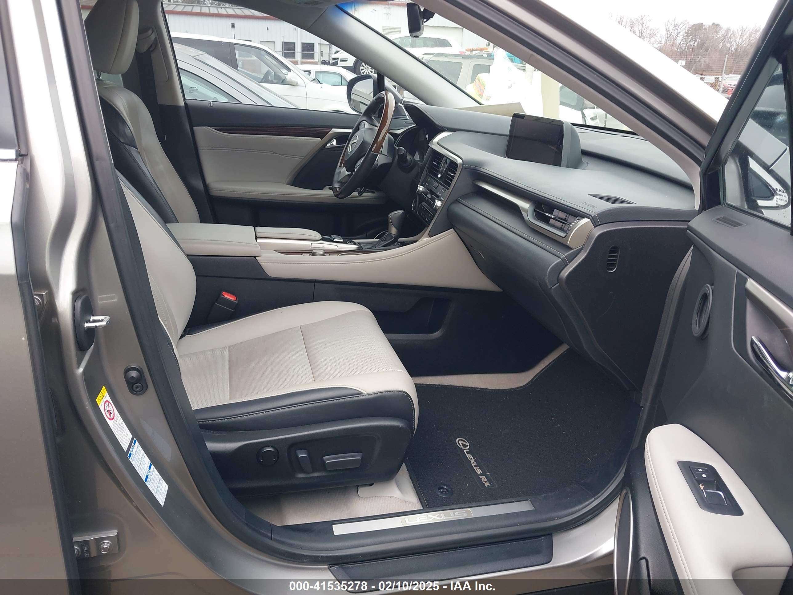 LEXUS RX image 5