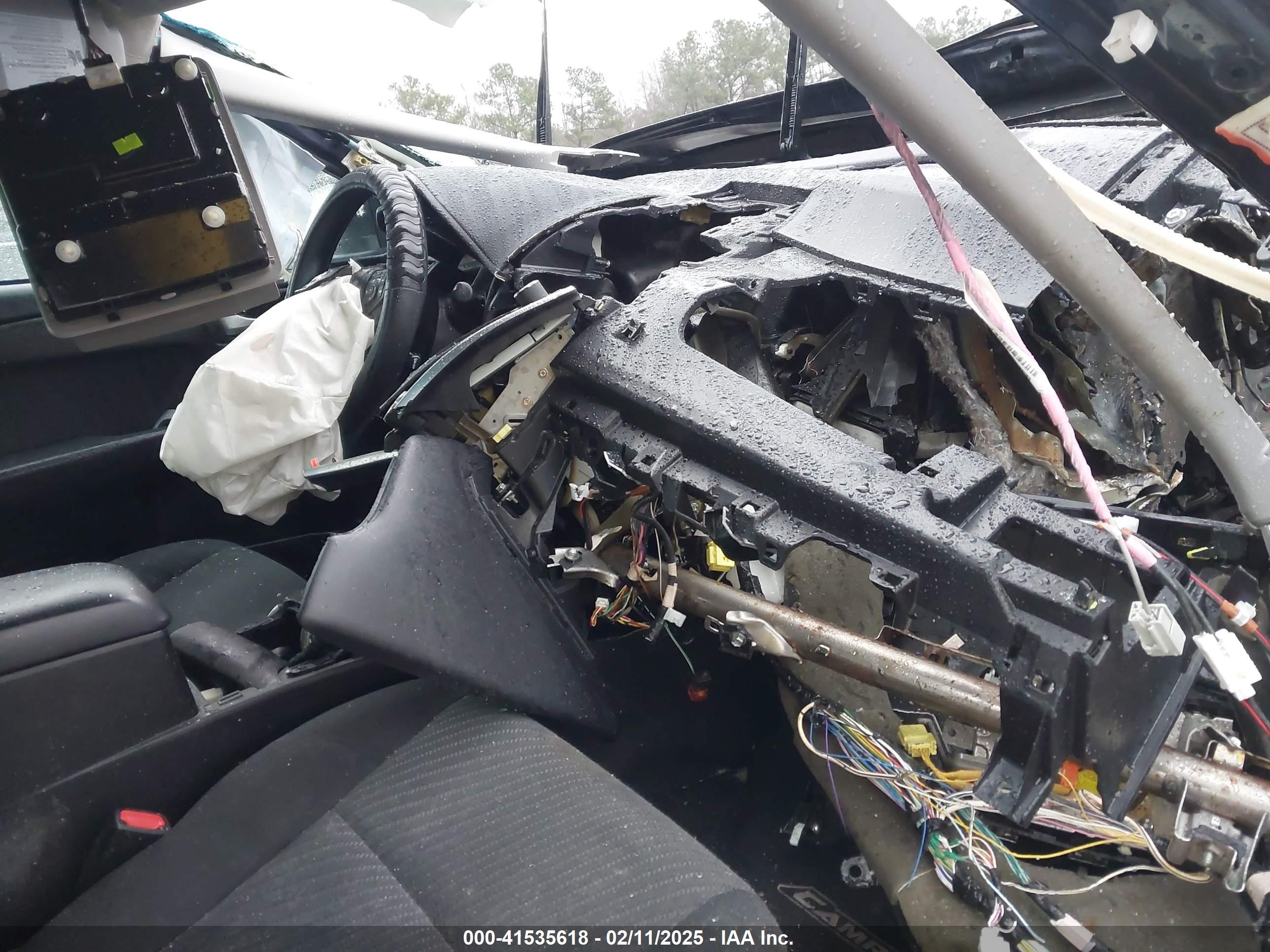 TOYOTA CAMRY image 5