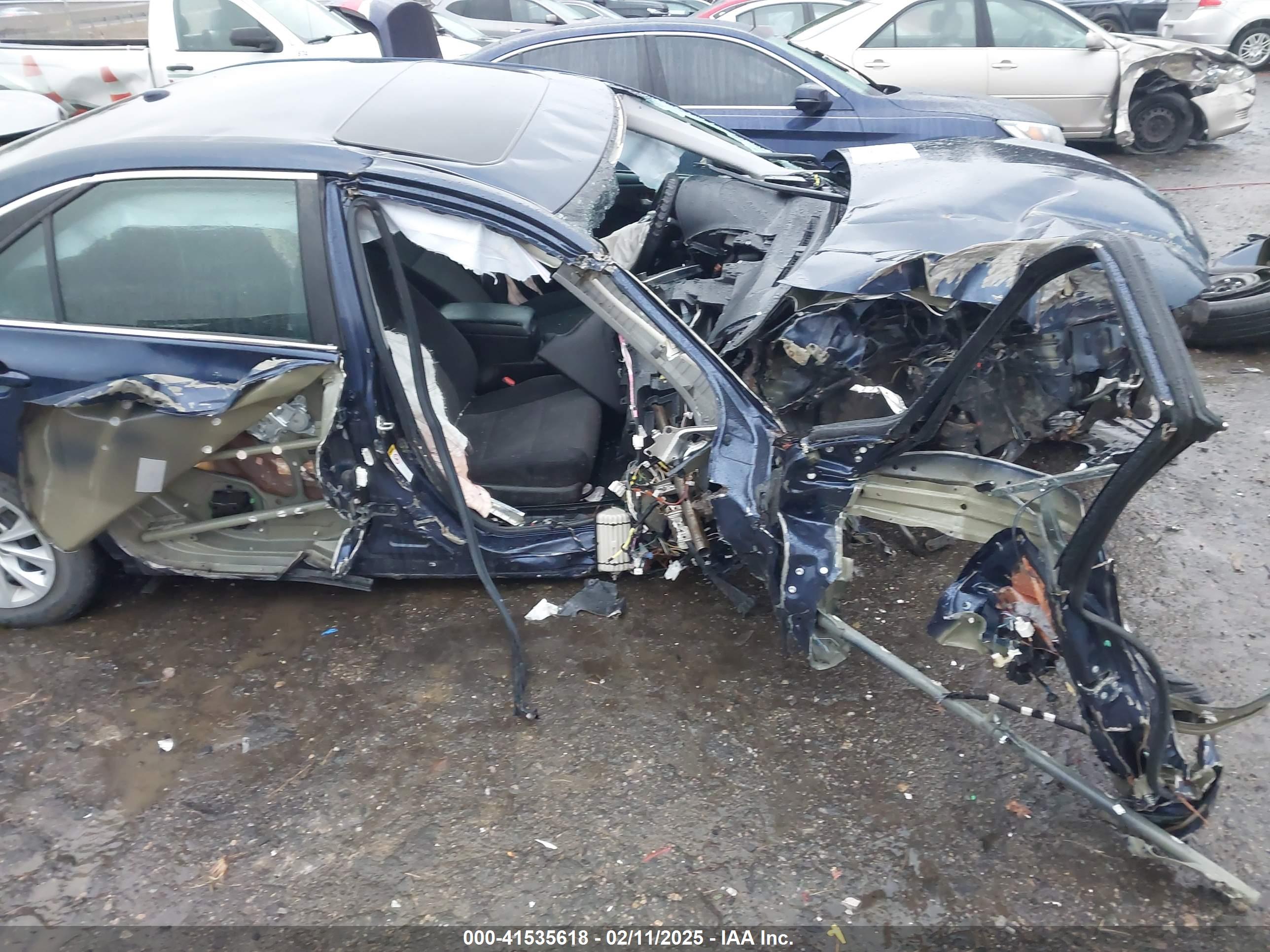 TOYOTA CAMRY image 6