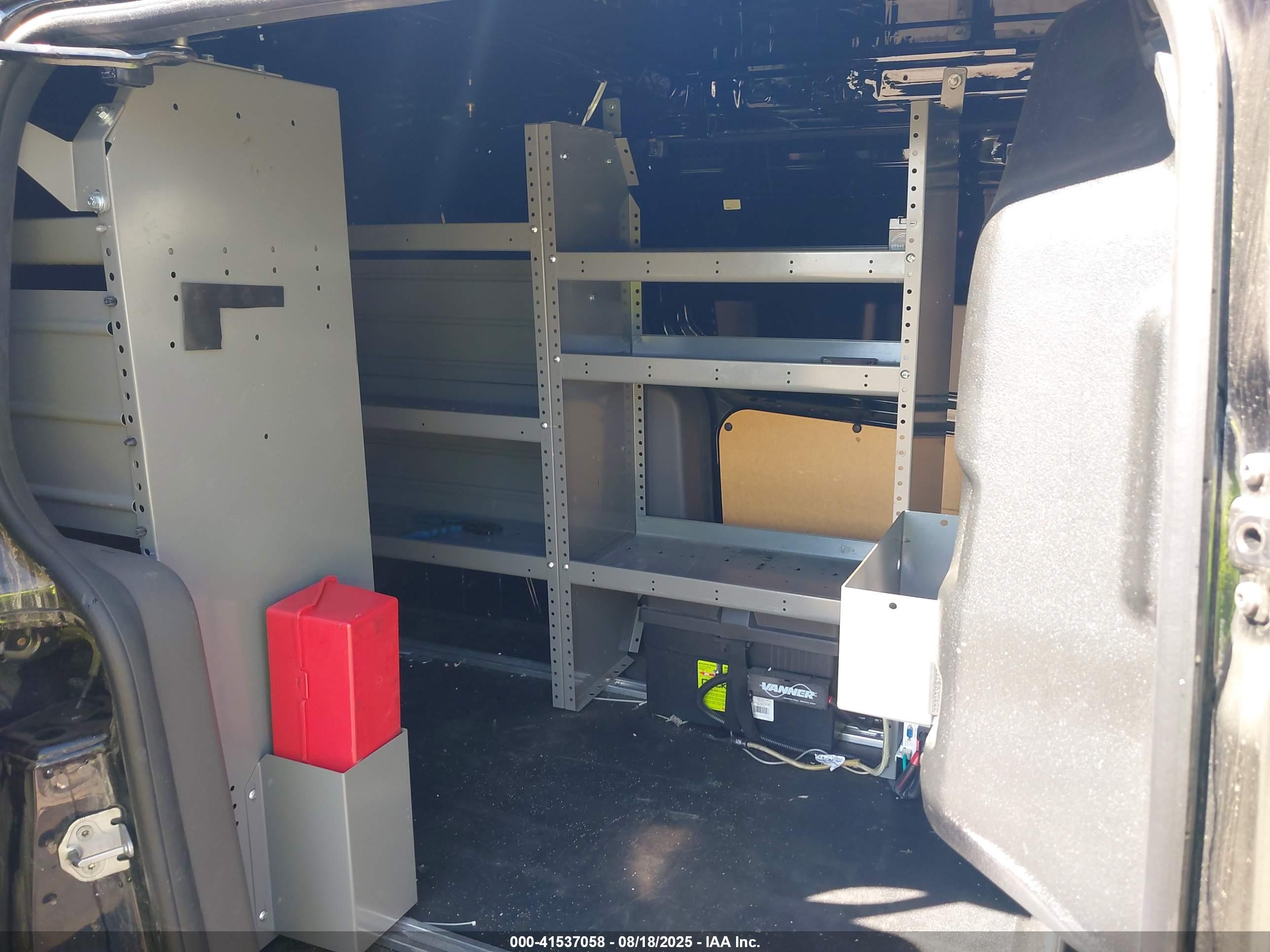 FORD TRANSIT image 8