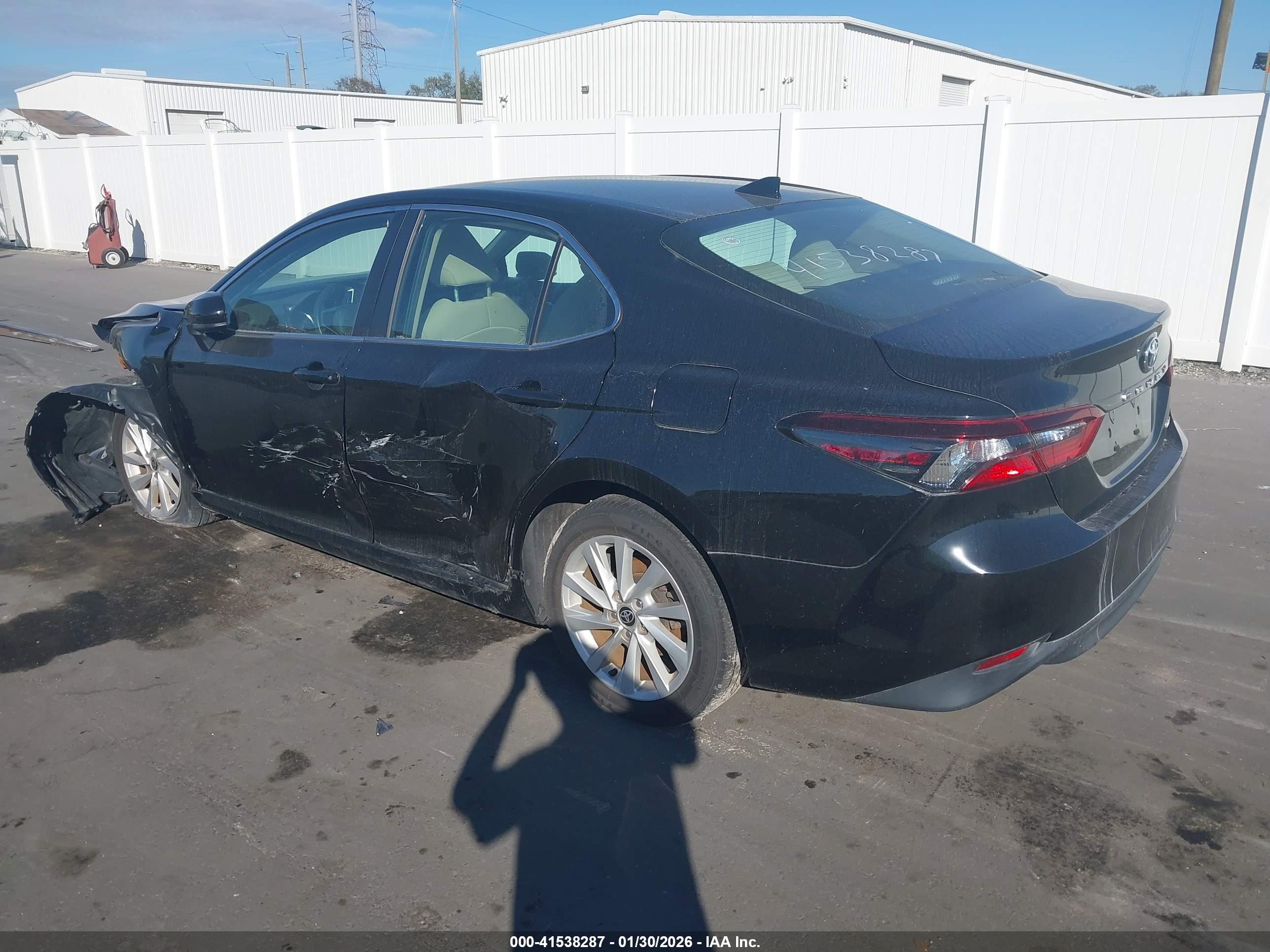 TOYOTA CAMRY image 3