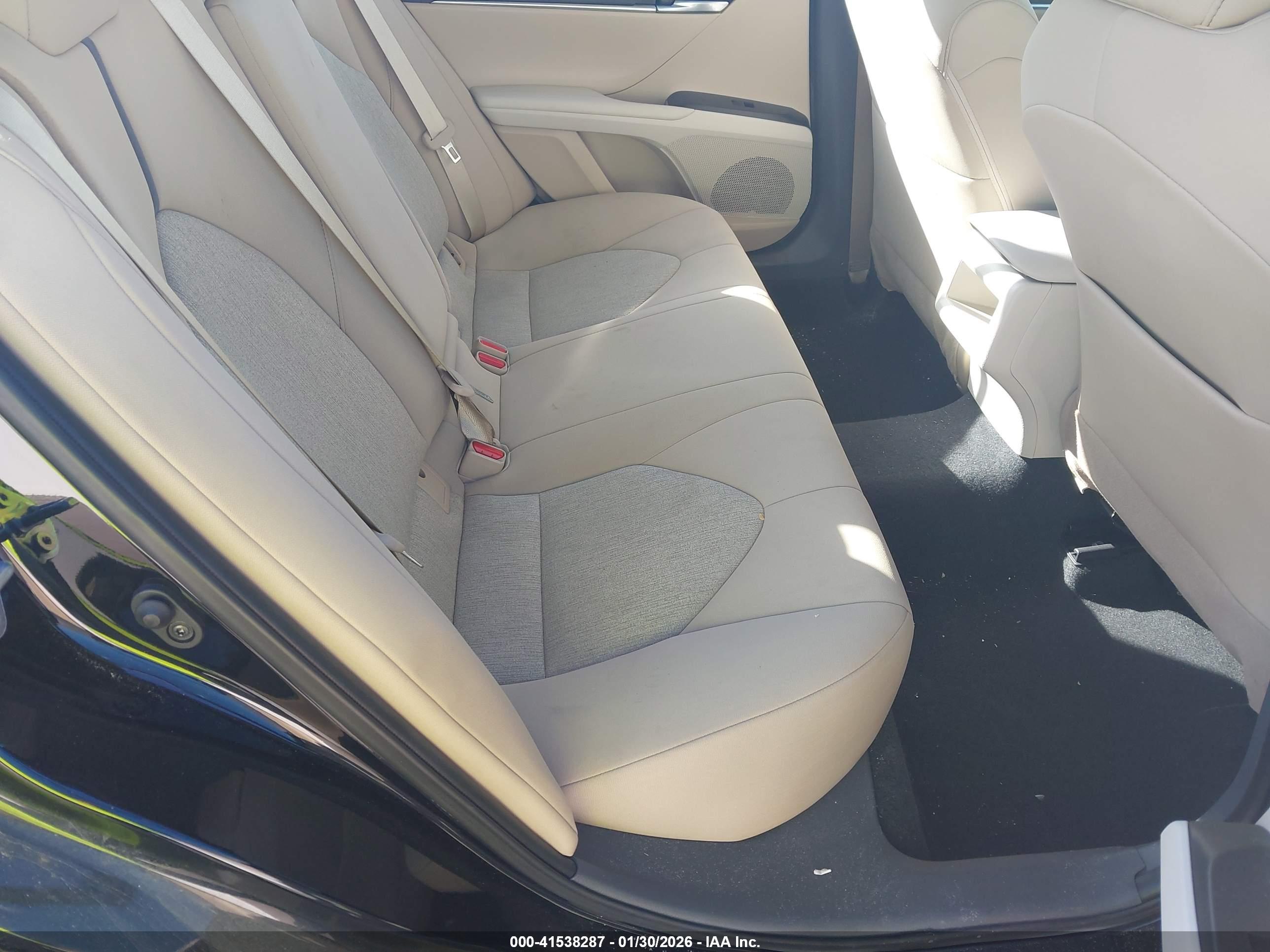 TOYOTA CAMRY image 8