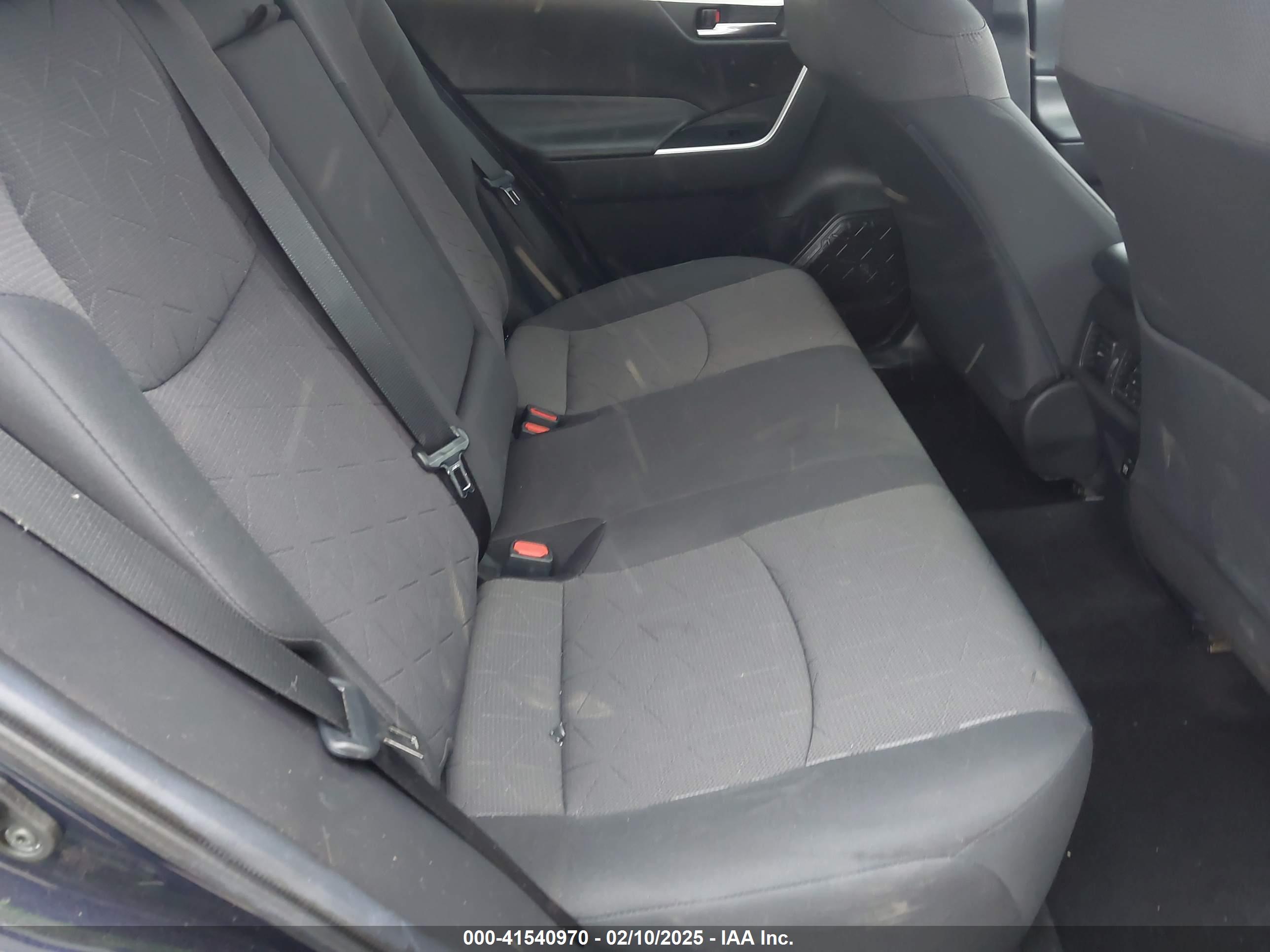 TOYOTA RAV4 image 8