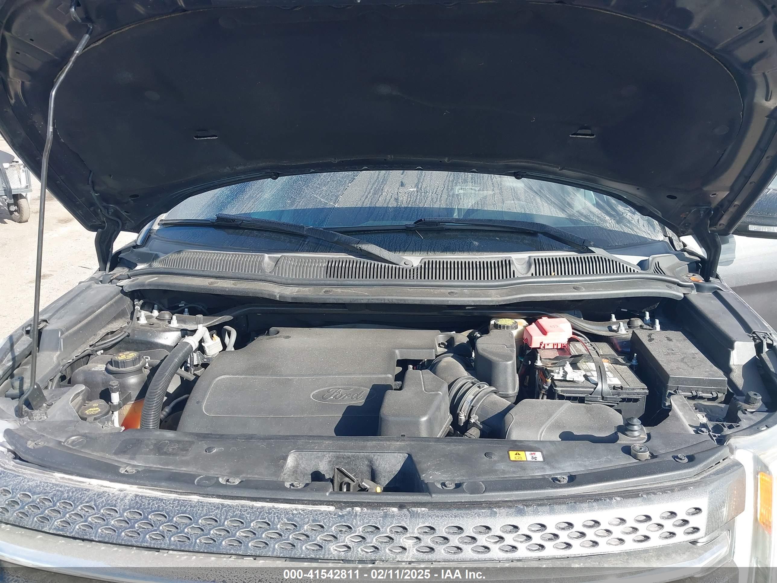 FORD EXPLORER image 10