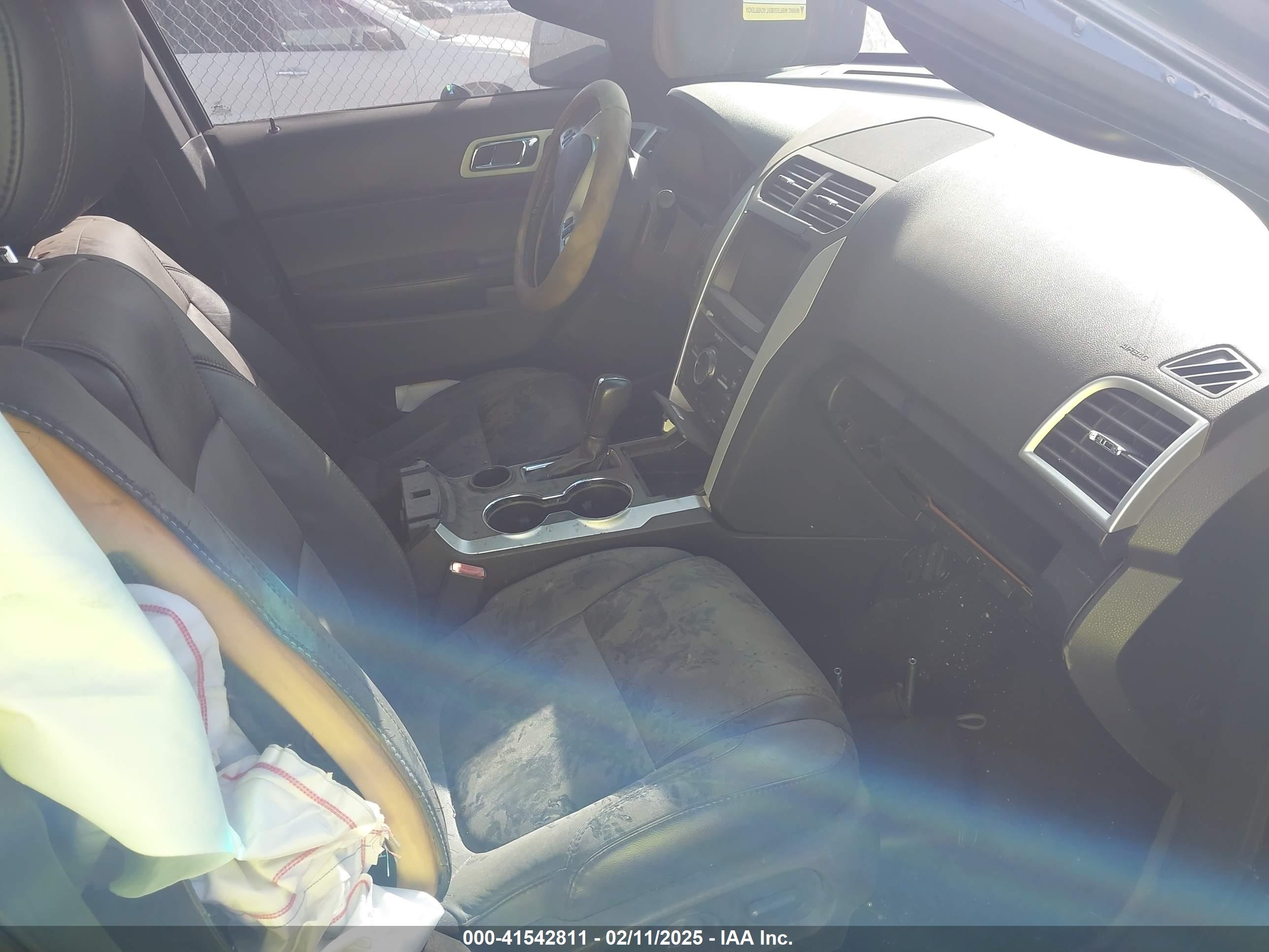 FORD EXPLORER image 5