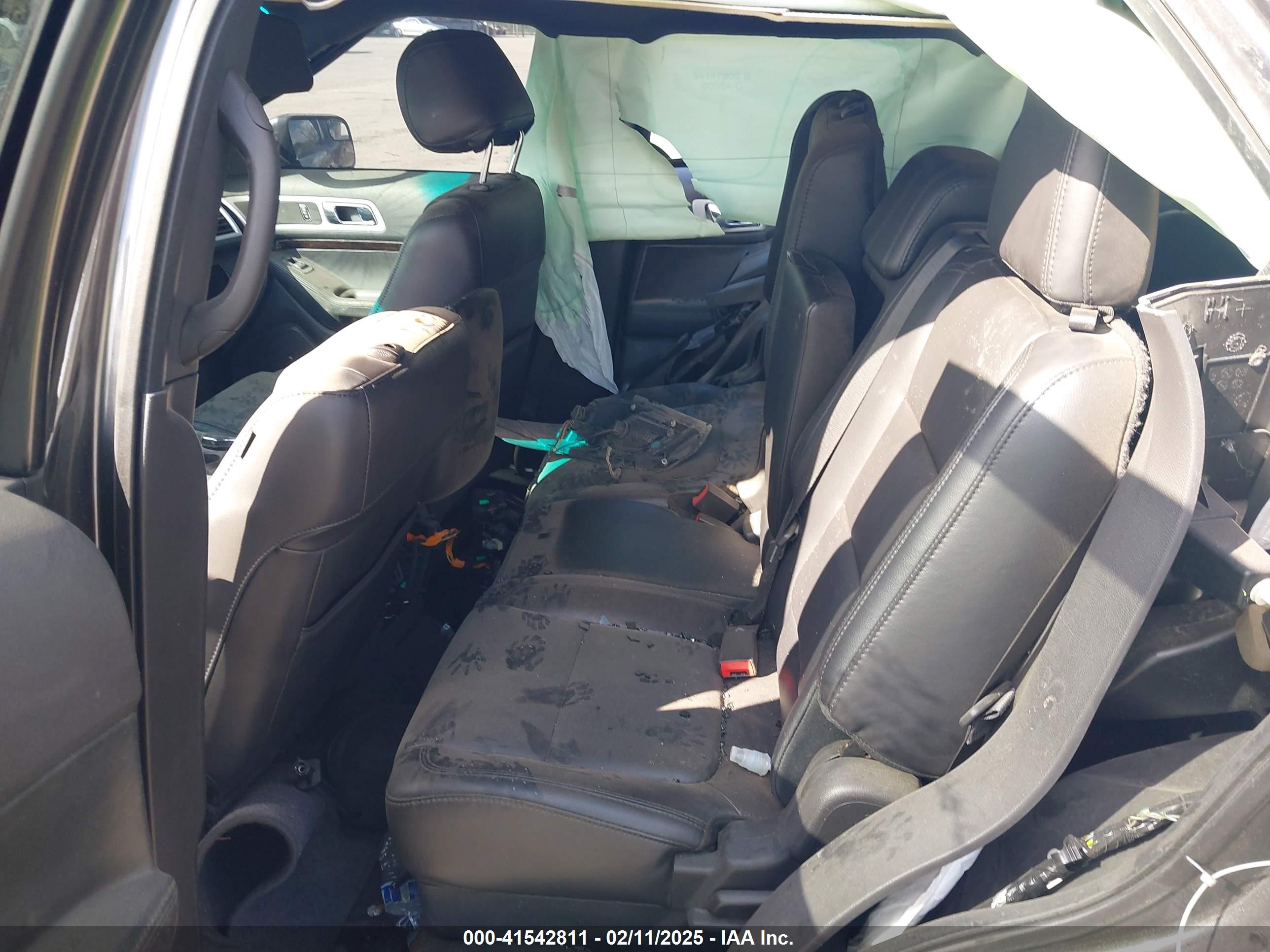 FORD EXPLORER image 8